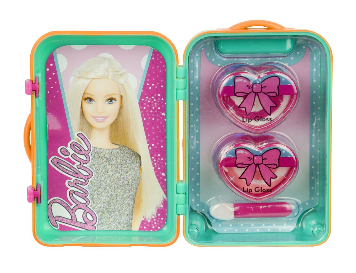 Markwins Игровой набор детской декоративной косметики Barbie 96002519600251 Markwins Игровой набор детской декоративной косметики Barbie 96002519600251С набором декоративной косметики Markwins девочка сможет создать себе яркий, неповторимый образ! Блеск совершенно безопасен для детской кожи, легко наносится и смывается. В набор входят два блеска для губ и удобный аппликатор для их нанесения. Детская косметика Markwins создана с соблюдением самых высоких европейских стандартов безопасности. Продукция не содержит парабенов, метилизотиазолинона, пальмового масла. Предназначена для детей от 7 лет. Несмотря на высокое качество продукции и ее общую гипоаллергенность, производитель рекомендует проверить индивидуальную реакцию на косметику перед ее использованием. Просто нанесите на кожу немного косметики и подержите 30-60 минут. Если на коже появится покраснение, следует прекратить использование продукции. Эта аллергическая реакция проявляется очень редко и зависит от индивидуальных особенностей организма. Условия хранения: хранить при температуре от +5 до +25 градусов; не допускать попадания прямых солнечных лучей.