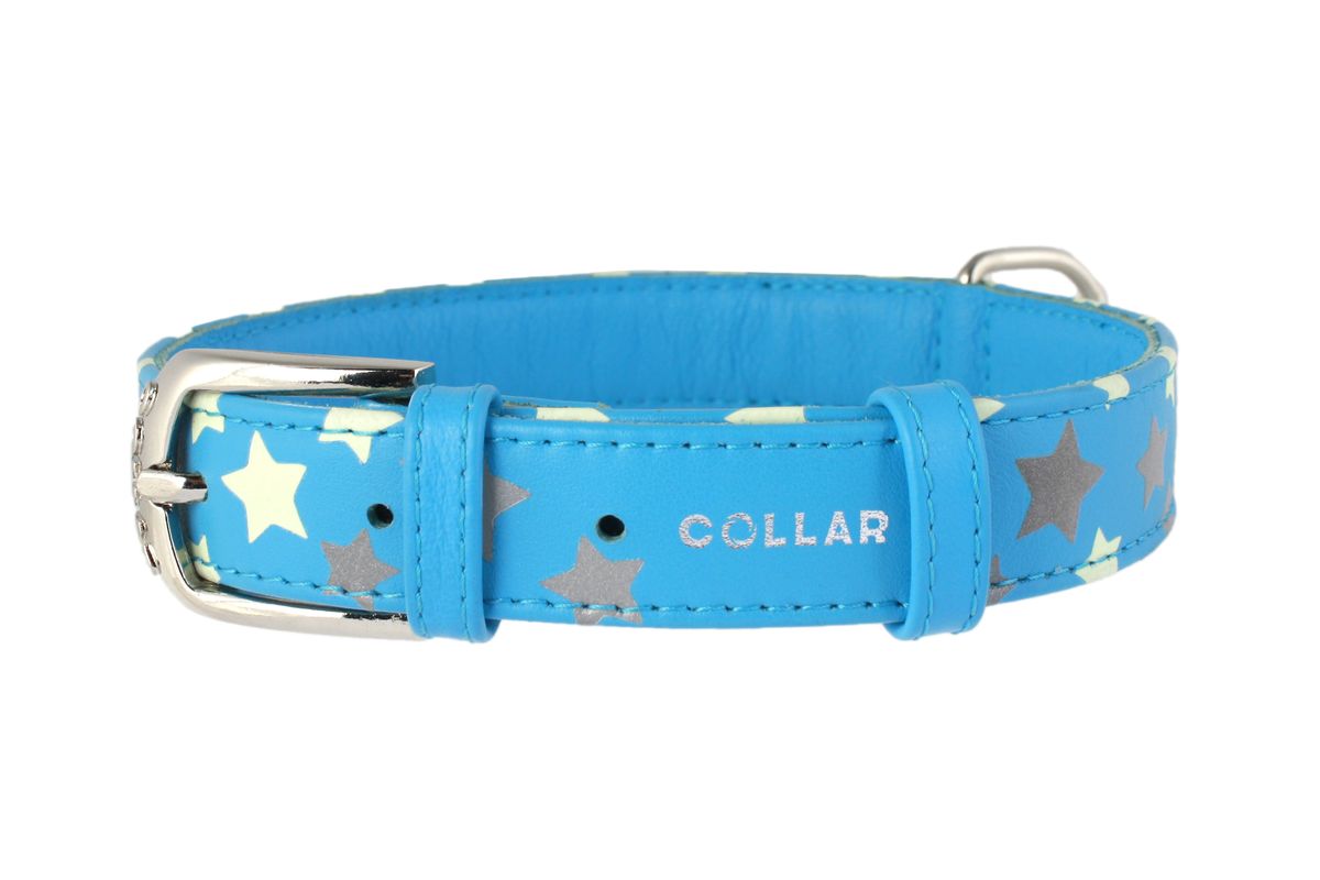 Ошейник CoLLaR Glamour Звездочка, цвет: синий, ширина 20 мм, длина 30-39 см35862 Ошейник CoLLaR Glamour Звездочка, цвет: синий, ширина 20 мм, длина 30-39 см35862Уникальный кожаный ошейник с рисунком «ЗВЕЗДОЧКА». Специальная технология печати по коже позволяет наносить на ошейник устойчивый к стиранию узор, обладающий одновременно светоотражающим и светонакопительным эффектом.