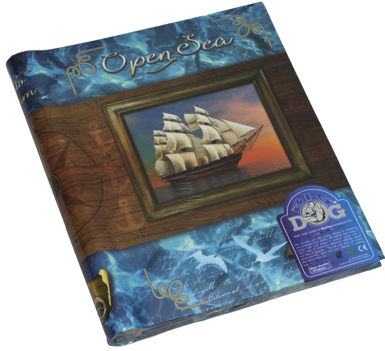 Фотоальбом Big Dog Open Sea, 30 магнитных листов, 23 х 28 см41554 AP302328SA Фотоальбом Big Dog Open Sea, 30 магнитных листов, 23 х 28 см41554 AP302328SAФотоальбом Big Dog Open Sea поможет красиво оформить ваши фотографии. Обложка, выполненная из толстого картона, оформлена ярким изображением. Альбом с магнитными листами удобен тем, что он позволяет размещать фотографии разных размеров. Тип скрепления - спираль. Магнитные страницы обладают следующими преимуществами: - Не нужно прикладывать усилий для закрепления фотографий; - Не нужно заботиться о размерах фотографий, так как вы можете вставить в альбом фотографии разных размеров; - Защита фотографий от постоянных прикосновений зрителей с помощью пленки ПВХ. Нам всегда так приятно вспоминать о самых счастливых моментах жизни, запечатленных на фотографиях. Поэтому фотоальбом является универсальным подарком к любому празднику. Количество листов: 30 шт. Размер листа: 23 см х 28 см.
