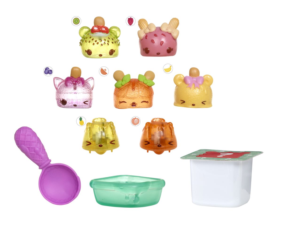 Num Noms Набор фигурок Фрукты замороженные 8 шт544456 Num Noms Набор фигурок Фрукты замороженные 8 шт544456Набор фигурок Num Noms Фрукты замороженные порадует ребенка тем, что он состоит из 8 коллекционных фигурок, изображающих различные вкусности, вроде фруктов, печенья, тортиков и многого-многого другого! Их важной особенностью является то, что каждый из этих миниатюрных персонажей имеет свой вкусный запах! В комплект входят восемь Num Noms, из которых 6 - шапочки, а оставшиеся 2 - основы. Первые надеваются на вторые, создавая неповторимый микс из настоящих аутентичных ароматов конкретной ягоды или сладости. Важно отметить, что одна из фигурок в комплекте - скрытая, секретная, она является редкой, потому будет представлять особенный интерес для коллекционеров. Кроме того, в комплекте имеются аксессуары, которые точно сделают игровой процесс еще интереснее! Все эти дополнительные элементы набора Num Noms связаны с темой кухни и приготовления еды, так что точно впишутся в любой сюжет, связанный с данным комплектом персонажей. Пришла пора посвятить время чистому креативу...