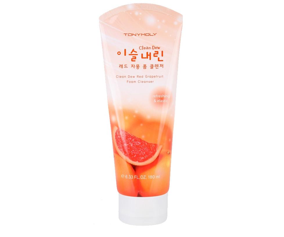 TonyMoly Пенка для умывания с экстрактом грейпфрута Clean Dew Red Grape Fruit Foam Cleanser, 180 млSS02013600 TonyMoly Пенка для умывания с экстрактом грейпфрута Clean Dew Red Grape Fruit Foam Cleanser, 180 млSS02013600Густая воздушная пенка в качестве основного активного компонента содержит экстракт красного грейпфрута, который увлажняет кожу, повышает её тонус. Насыщает витаминами, способствует эффективному очищению от всех видов загрязнений, декоративной косметики и уходовых средств. Благодаря мельчайшим пузырькам кислорода она производит нежный и мягкий микромассаж кожи, эффективно и деликатно отшелушивает ороговевшие клетки кожи. Экстракт грейпфрута обладает выраженным тонизирующим эффектом, снижает выделения кожного жира, поэтому особенно рекомендуется для жирной кожи. Средство для умывания помогает бороться с угревой сыпью, продукт содержит витамины Р и С, которые стимулирую восстановление и образование новых клеток, борются с преждевременным старением, улучшают иммунитет кожи. Экстракт грейпфрута обладает отбеливающими свойствами, осветляет пигментные пятна, делает тон лица более ровным. Пенку Clean Dew Red GrapeFruit Foam Cleanser? можно использовать для всех типов кожи.