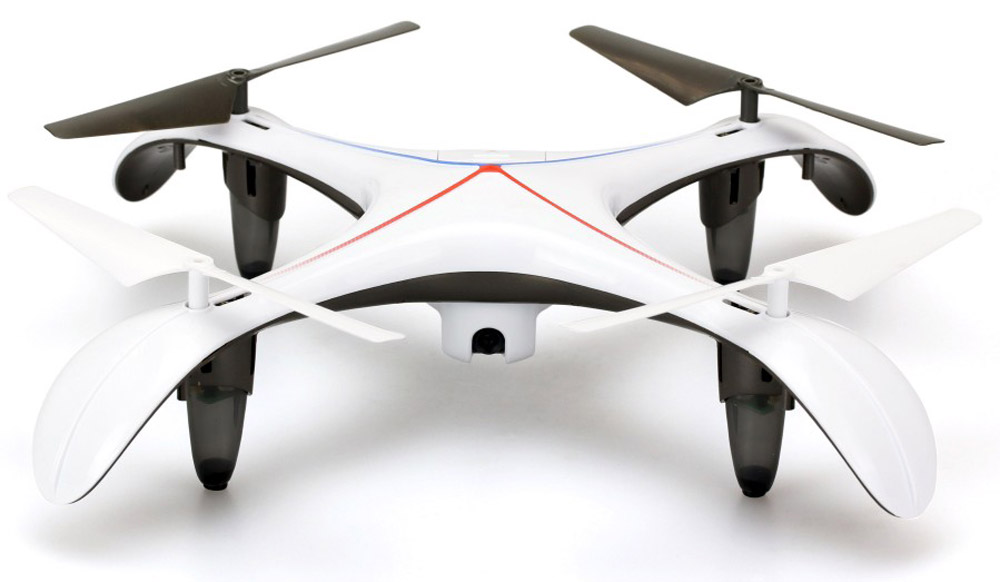 Silverlit Квадрокоптер на радиоуправлении Xcelsior FPV84747 Silverlit Квадрокоптер на радиоуправлении Xcelsior FPV84747Квадрокоптер Silverlit Xcelsior FPV с четырехканальным радиоуправлением и видеокамерой - это великолепный летающий дрон, который позволит взглянуть на мир с высоты птичьего полета как ребенку, так и взрослому. Управление квадрокоптером осуществляется при помощи удобного пульта. Пульт управления работает на частоте 2,4 GHz, с движением камеры вниз и вверх на 90 градусов. Квадрокоптер может также поворачивать налево-направо, летать в стороны, вперед и назад, а также поворачиваться на 360 градусов. Модель имеет встроенную камеру, с помощью которой вы сможете осуществлять фото- и видеосъемку. Качество съемки 720p (HD). Использовать квадрокоптер можно в закрытых помещениях или на улице в сухую и безветренную погоду. Радиоуправляемые игрушки развивают многочисленные способности ребенка - мелкую моторику, пространственное мышление, реакцию и логику. Квадрокоптер работает от встроенного аккумулятора, который заряжается с помощью USB-кабеля (входит в...