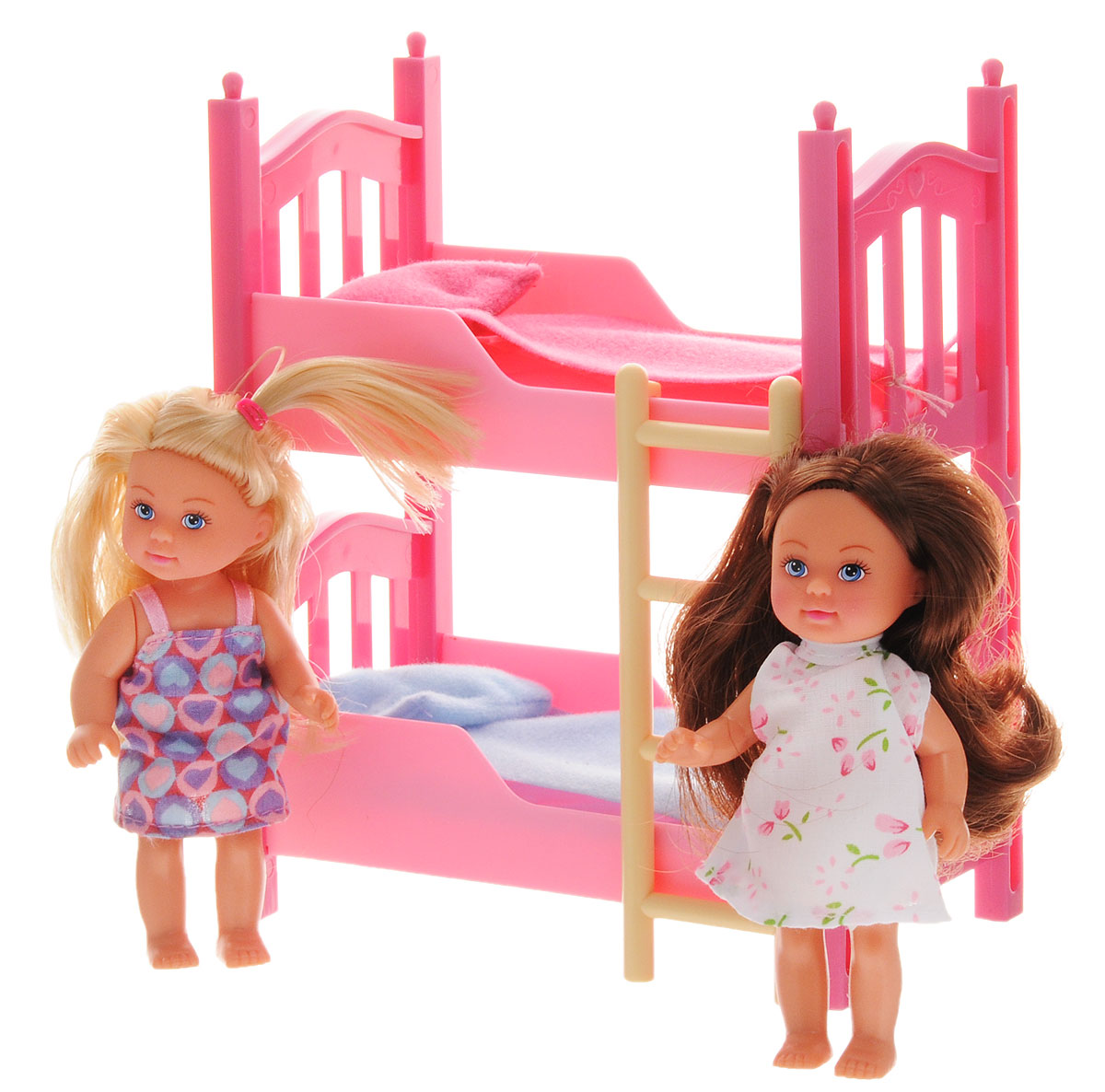Simba Кукла Еви с подружкой5733847 Simba Кукла Еви с подружкой5733847Игровой набор Simba Еви с подружкой порадует любую девочку и надолго увлечет ее. Для домашних посиделок с ночевкой со своей подружкой у куклы Еви есть все необходимое: двуспальная кровать, 2 одеяла, 2 подушки. Еви очень любит сидеть и болтать обо всем дома со своей подружкой. Еви и ее подружка одеты в стильные пижамки. Вашей дочурке непременно понравится заплетать длинные волосы кукол, придумывая разнообразные прически. Руки, ноги и головы кукол подвижны, благодаря чему им можно ваша малышка может создавать и обыгрывать различные ситуации. Игры с таким набором способствуют эмоциональному развитию, помогают формировать воображение и художественный вкус, а также разовьют в вашей малышке чувство ответственности и заботы. Великолепное качество исполнения делают этих куколок чудесным подарком к любому празднику.