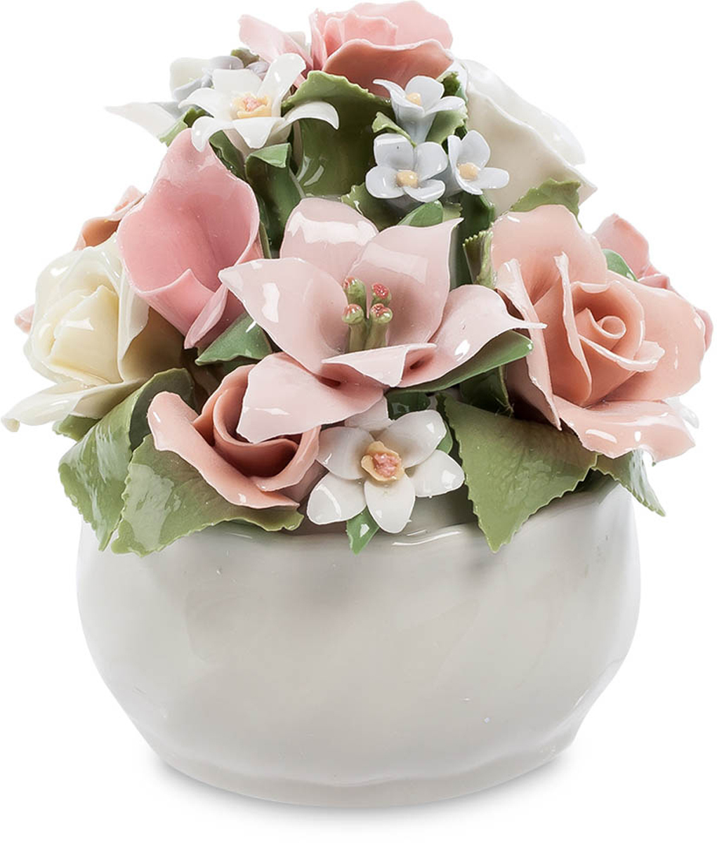 Музыкальная композиция Pavone Ваза с цветами. CMS-33/ 7CMS-33/ 7 Музыкальная композиция Pavone Ваза с цветами. CMS-33/ 7CMS-33/ 7Музыкальная композиция Ваза с цветами (Pavone) Когда в доме стоит букет цветов, это создает особое, праздничное даже, настроение. Вот и эта корзина с цветами – символ праздника в душе, который останется надолго. Кажется невероятным, что из фарфора можно создать такие удивительно тонкие и изящные листья и лепестки цветов. А нежные белые и розовые розы прямо как живые, даже понюхать их хочется! Атмосферу праздника дополнит звуковая составляющая подарка – ведь это не просто ваза с цветами, а еще и музыкальная композиция. Для подарка – совершенно универсальная вещь: дарить цветы – это всегда здорово, а тем более, такие, которые останутся в доме надолго.