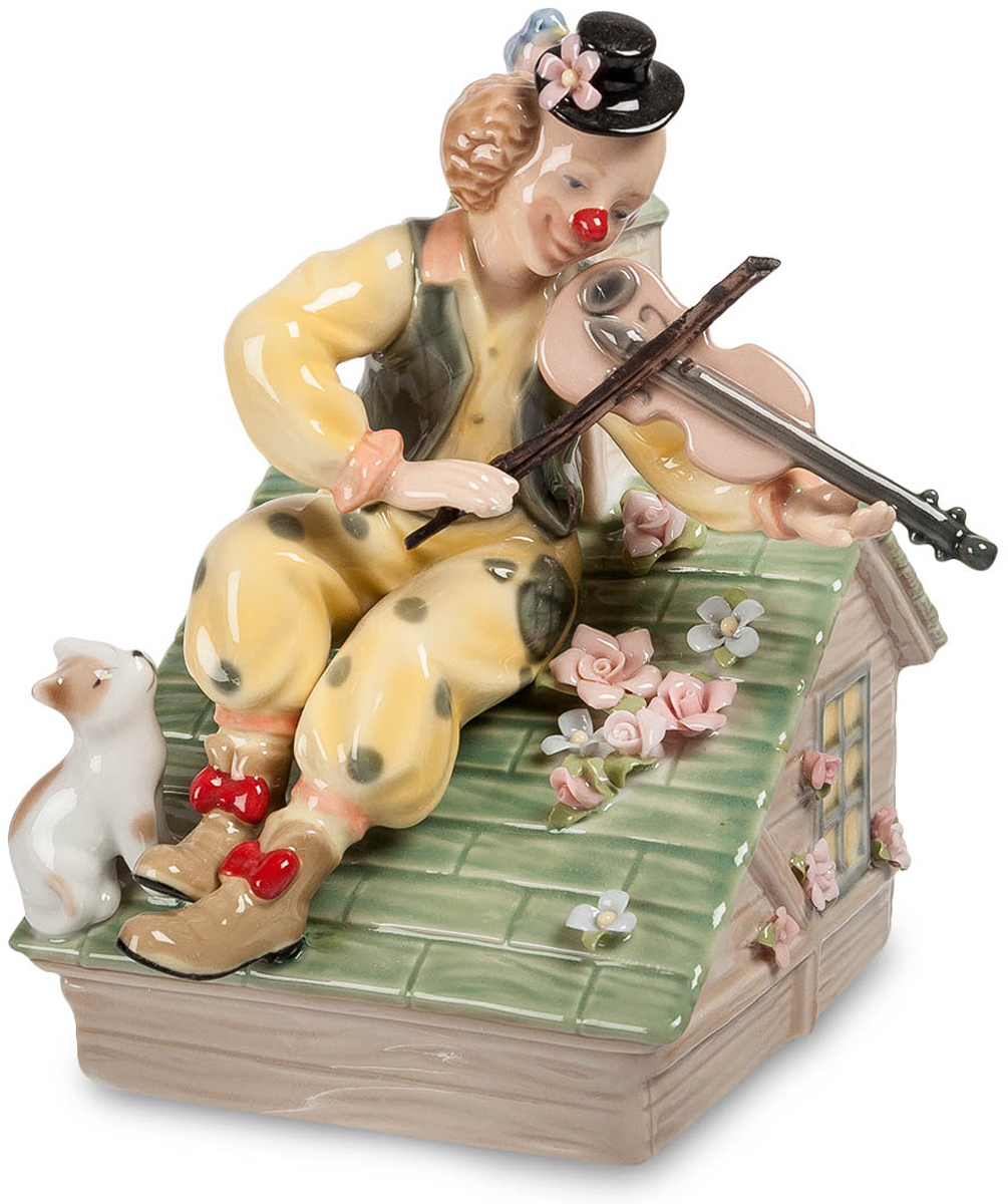 Музыкальная фигурка Pavone Клоун-скрипач на крыше. CMS-23/31CMS-23/31 Музыкальная фигурка Pavone Клоун-скрипач на крыше. CMS-23/31CMS-23/31Музыкальная фигурка Клоун-скрипач на крыше (Pavone) Сувенирные фигурки из высококачественного итальянского фарфора при первом же взгляде сразу же привлекают к себе пристальное внимание. Именно тогда и понимаешь, что не каждый сувенир служит предметом для сбора пыли. Вот и забавная музыкальная фигурка Клоун-скрипач на крыше создана для того, чтобы очаровывать всех гостей и притягивать к себе внимание. Подарив ее, вы сможете быть уверены – виновник торжества останется довольным еще долгие-долгие годы. Стоит посмотреть на этого умилительного и одновременно романтичного клоуна, как весь негатив тут же исчезает. Ювелирная работа мастеров, вложивших в фигурку свою душу и любовь, позволяет оценить всю красоту и гармонию окружающего мира.