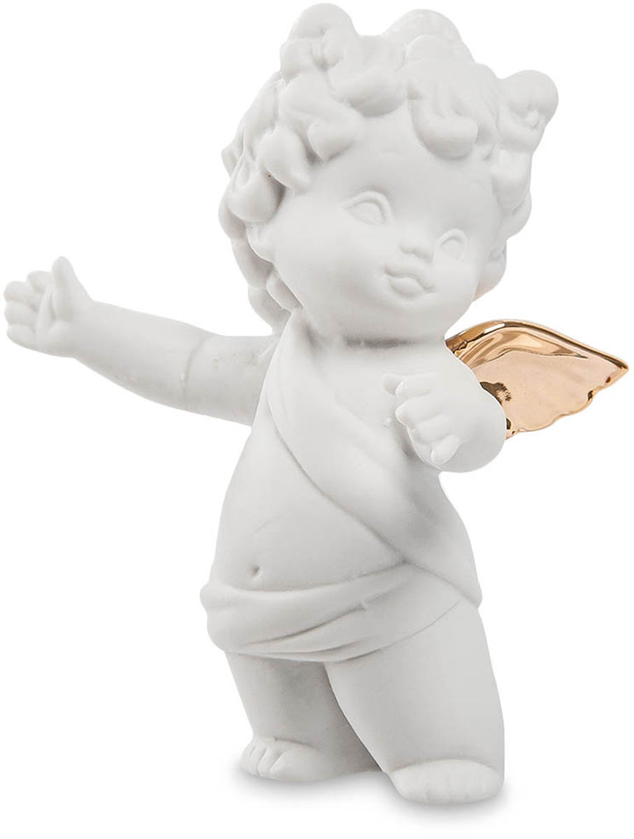 Фигурка Pavone Амурчик. JP-48/ 5JP-48/ 5 Фигурка Pavone Амурчик. JP-48/ 5JP-48/ 5Фигурка Амура высотой 9.5 см. Перед походом на бал следует потренироваться с воображаемым партнёром! Маленькая фарфоровая фигурка изображает маленького ангелочка-амурчика. Малыш только-только научился ходить, ручками помогая себе удерживать при ходьбе неуверенное равновесие. Но ему помогают в этом два золотых ангельских крылышка, взмахи которых дают возможность сделать первые шаги и верно направить свой жизненный путь. На кого оглянулся малыш? Так ведь и равновесие можно потерять. Не окликайте его и не отвлекайте – человек свои первые шаги делает, и падать ему сейчас не время. Такой ангелочек – лучший подарок по поводу рождения ребенка: он станет для новорожденного ангелом-хранителем.