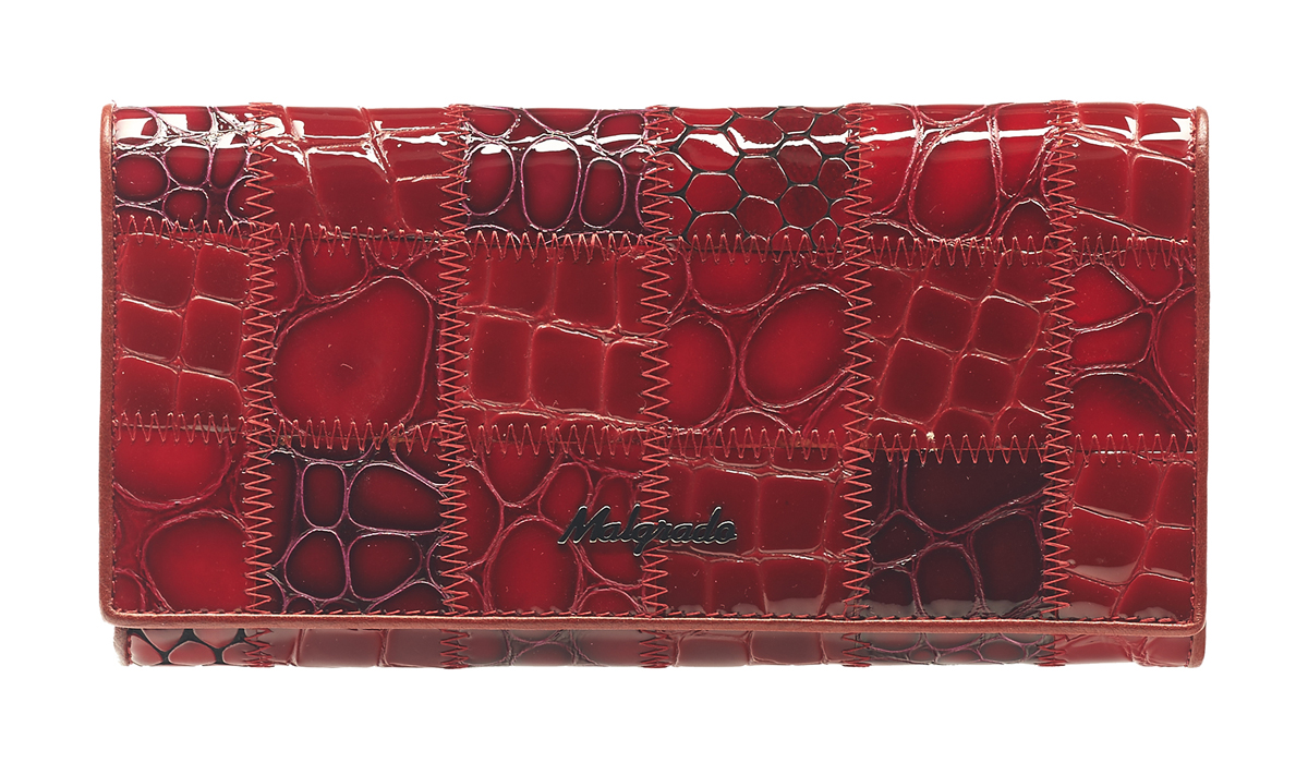 Кошелек женский Malgrado, цвет: красный. 72058-3A-44472058-3A-444 Кошелек женский Malgrado, цвет: красный. 72058-3A-44472058-3A-444Женский кошелек Malgrado изготовлен из натуральной кожи с декоративным комбинированным тиснением под рептилию. Купюры вмещаются в полную длину. Закрывается кошелек при помощи клапана на кнопку. Внутри расположено три отделения для купюр, два потайных отделений для бумаг, семь кармашков для пластиковых карт и визиток, один кармашек на молнии, два отделения для мелочи, который закрывается на рамочный замок, а также прозрачное окошко для фотографии. С задней стороны также имеется открытое отделение для мелочи или бумаг. Такой кошелек стильно дополнит ваш образ и станет незаменимым аксессуаром. Кошелек упакован в подарочную металлическую коробку синего цвета.