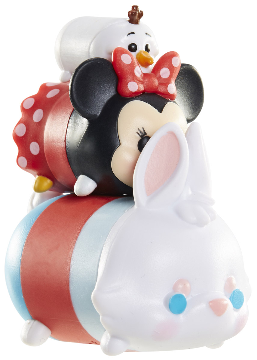 Tsum Tsum Набор фигурок Олаф Минни Белый кролик980080_176/105/139 Tsum Tsum Набор фигурок Олаф Минни Белый кролик980080_176/105/139Tsum Tsum - это небольшие коллекционные фигурки, изображающие различных персонажей детских мультфильмов Дисней. Они очень яркие, качественно сделаны и выглядят весьма привлекательно. В набор входят 3 фигурки разных размеров. Отличительной особенностью игрушек является то, что их можно сцеплять друг с другом, усаживая на спины - таким образом, у вас получится подобие оригинальной башенки. Соберите целую коллекцию фигурок! В наборе фигурки под номерами 176, 105, 139.