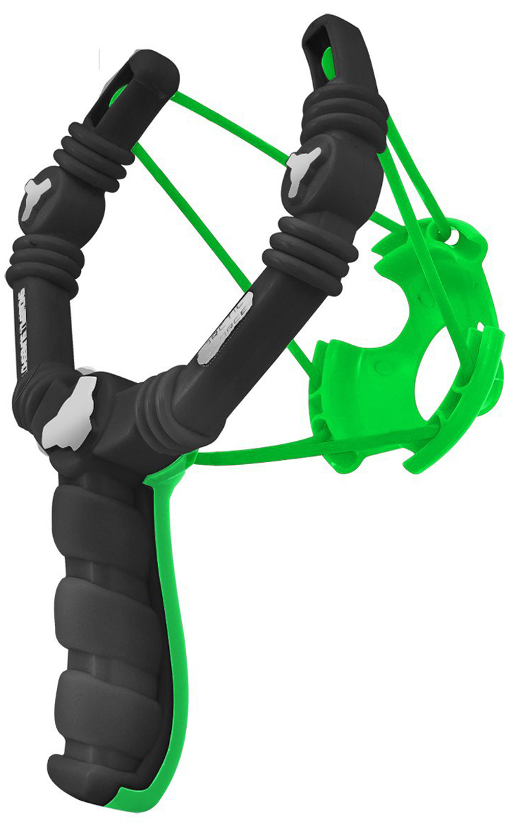 Снежко-бластер Arctic Force Slingshot, цвет: серый, красный, оранжевыйSB38302 Снежко-бластер Arctic Force Slingshot, цвет: серый, красный, оранжевыйSB38302Ручной снежко-бластер Arctic Force Slingshot позволит вашему ребенку почувствовать себя во всеоружии! Он разработан специально для активных людей, любящих игры на свежем воздухе. Slingshot - это современный тип рогатки, с помощью которой можно устраивать бои снежками. Он выполнен из прочного пластика и идеально подходит для бросания снежками. Благодаря специально оборудованному механизму снежки улетают удивительно далеко. Одержите победу в снежной битве! Игра с снежко-бластером Arctic Force Slingshot поможет ребенку в развитии меткости, ловкости, координации движений и сноровки. Рекомендуемый возраст: от 8 лет.