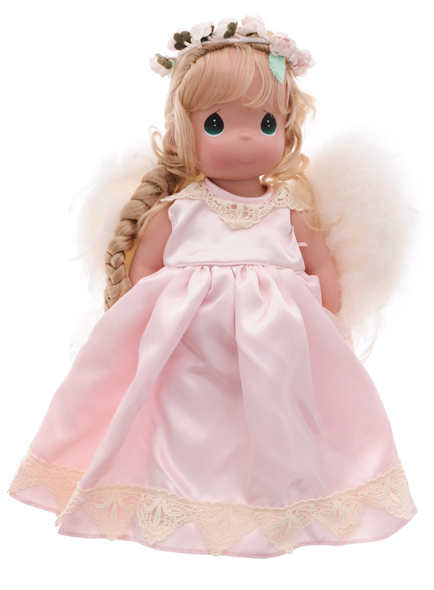 Precious Moments Кукла Ангел-хранитель1200 Precious Moments Кукла Ангел-хранитель1200Коллекция кукол Precious Moments ростом выше 30 см насчитывает на сегодняшний день более 600 видов. Куклы изготавливаются из качественного, безопасного материала и имеют пять базовых точек артикуляции. Каждый год в коллекцию добавляются все новые и новые модели. Каждая кукла имеет свой неповторимый образ и характер. Она может быть подарком на память о каком-либо событии в жизни. Куклы выполнены с любовью и нежностью, которую дарит нам известная волшебница - создатель кукол Линда Рик! Кукла Ангел-хранитель одета в великолепное светло-розовое атласное платье. Светлые волосы куклы заплетены в косу и украшены атласным бантом. За плечами куклы - перьевые крылья, а прическу украшает венок из роз. У куклы милое личико с большими зелеными глазами. Вся одежда съемная. Кукла научит ребенка взаимодействовать с окружающими, а также поспособствует развитию воображения, логики и тактильного восприятия. Кукла станет отличным подарком для девочки, а также ценным экспонатом любой...