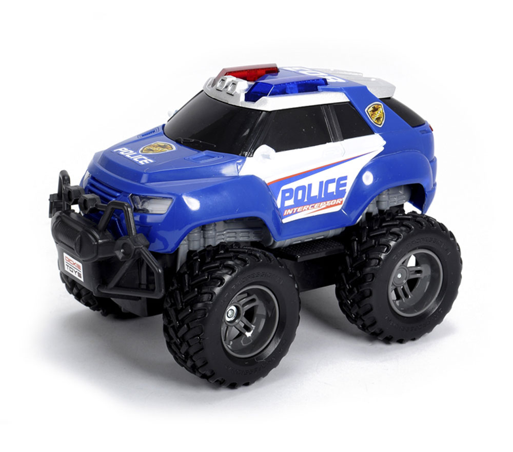 Dickie Toys Машинка на радиоуправлении Джип Полиция19056 Dickie Toys Машинка на радиоуправлении Джип Полиция19056Радиоуправляемый полицейский внедорожник Dickie Toys Джип Полиция способен догнать преступников даже в непроходимой местности. Эта машинка является уменьшенной копией настоящей машины полицейского. Машина оснащена световыми и звуковыми эффектами и может развивать скорость до 10 км/ч. Мощность ее составляет не более 10 мВт, а разнос каналов 50 кГц. С пульта управления возможно управлять многими функциями автомобиля: турбо ускорением для плавного разгона и торможением. Машина имеет полное радиоуправление во всех направлениях. Машина работает 3 батареек напряжением 1,5 V типа AA (входят в комплект). Пульт управления работает от 1 батарейки Крона (входит в комплект).