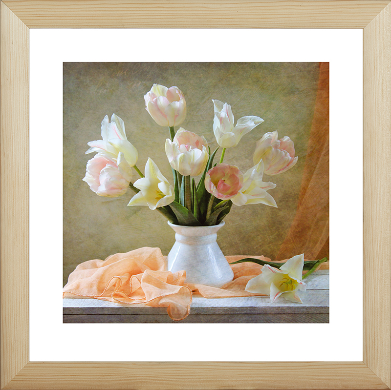 Картина Postermarket Тюльпаны в вазе, 40 х 40 см. MC-49MC-49 Картина Postermarket Тюльпаны в вазе, 40 х 40 см. MC-49MC-49Картина Postermarket Тюльпаны в вазе прекрасно подойдет для декора интерьера различных помещений. Постер, выполненный в технике фотопечать, обрамлен паспарту и оформлен багетом бежевого цвета. Картина для интерьера (постер) - это современное и актуальное направление в дизайне помещений. Ее можно использовать для оформления любых помещений (дом, квартира, офис, бар, кафе, ресторан или гостиница). работоспособность. Правильное оформление интерьера создает благоприятный психологический климат, улучшает настроение и мотивирует. Размер картины: 400 x 400 мм.