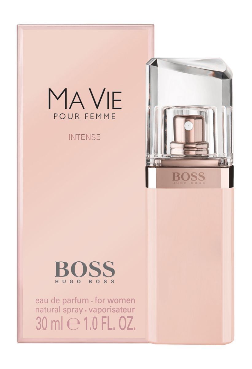 Hugo Boss Ma Vie Intense Парфюмерная вода женская 30 мл0730870171097 Hugo Boss Ma Vie Intense Парфюмерная вода женская 30 мл0730870171097Изысканный цветочный аромат является продолжением оригинального Boss Ma Vie, изданного в 2014, но более насыщенной, яркой, соблазнительной версией. Главная роль в сексуальном и притягательном букете отведена экзотическому благоуханию кактусового цвета. Его неожиданные, пикантные, сексуальные и свежие аккорды великолепно сочетаются с чувственной нежностью розового бутона и глубокой, интенсивной кедровой базой, создавая виртуозный баланс женственности и силы, независимости и хрупкости, простоты и роскоши. Элегантный и утонченный Boss Intense Ma Vie– прекрасный выбор для солнечного лета или теплой весны. Верхняя нота: Цветок кактуса. Средняя нота: Бутон розы. Шлейф: Кедр. Роза - королева цветов, для благородства и женственности. Дневной и вечерний аромат.