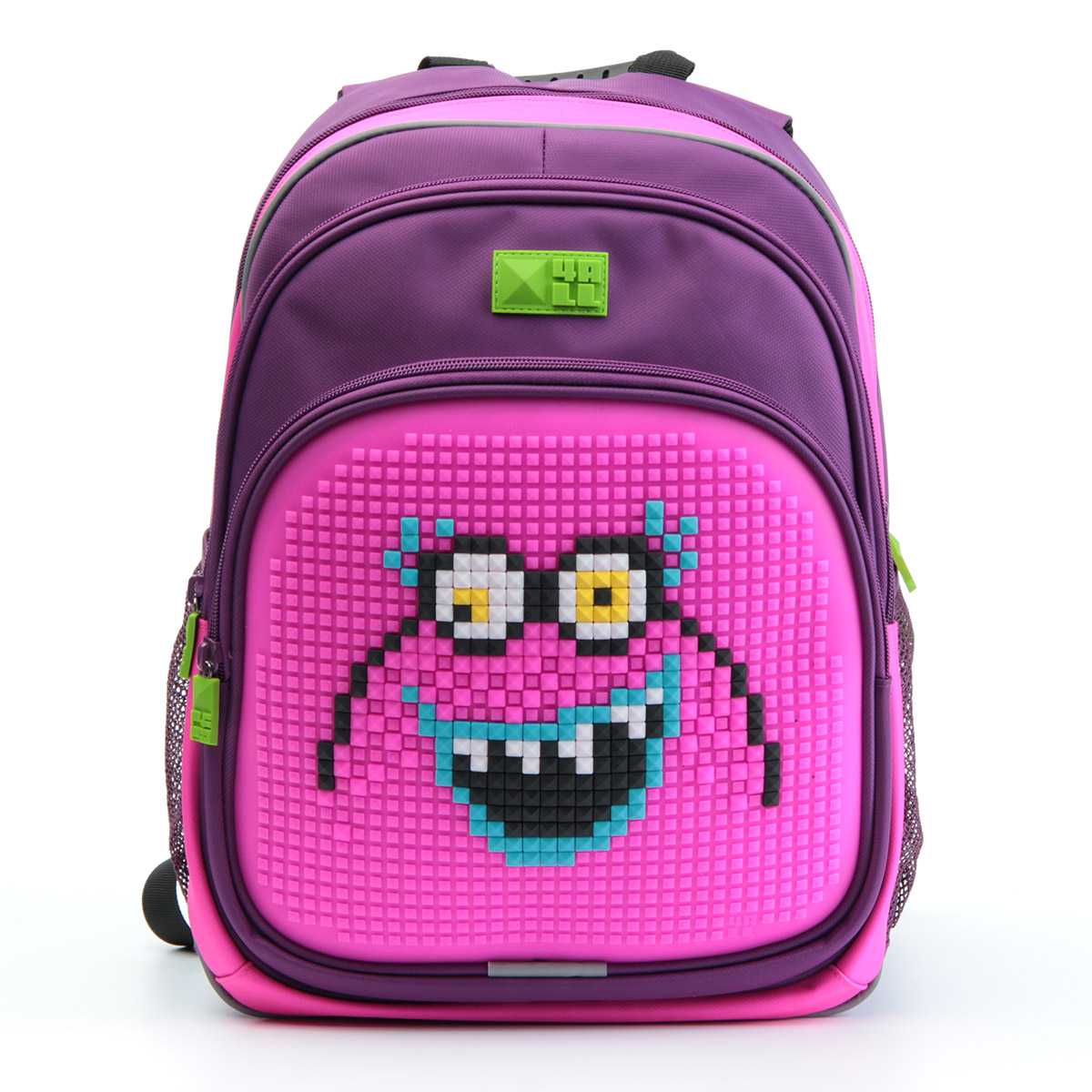 4ALL Рюкзак Kids цвет фиолетовый розовыйRK61-07N 4ALL Рюкзак Kids цвет фиолетовый розовыйRK61-07NРюкзак 4ALL - это одновременно яркий, функциональный школьный аксессуар и площадка для самовыражения. Уникальные рюкзаки Kids имеют гипоаллергенную силиконовую панель и разноцветные мозаичные биты, с помощью которых на рюкзаке можно создавать графические шедевры хоть каждый день! Модель выполнена из полиэстера с водоотталкивающей пропиткой. Рюкзак имеет 2 отделения, снаружи расположены 3 кармана (передний - на молнии, боковые - сетчатые). Система Air Comfort System обеспечивает свободную циркуляцию воздуха между задней стенкой рюкзака и спиной ребенка. Система Ergo System служит равномерному распределению нагрузки на спину ребенка, сохранению правильной осанки. Она способна сделать рюкзак, наполненный учебниками, легким. Ортопедическая спинка как корсет поддерживает позвоночник, правильно распределяя нагрузку. Простая и удобная конструкция спины и лямок позволяет использовать рюкзак даже деткам от 3-х лет. Светоотражающие вставки отвечают за безопасность...