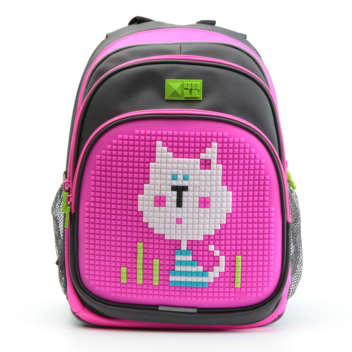 4ALL Рюкзак Kids цвет серый розовыйRK61-05N 4ALL Рюкзак Kids цвет серый розовыйRK61-05NРюкзак 4ALL - это одновременно яркий, функциональный школьный аксессуар и площадка для самовыражения. Уникальные рюкзаки Kids имеют гипоаллергенную силиконовую панель и разноцветные мозаичные биты, с помощью которых на рюкзаке можно создавать графические шедевры хоть каждый день! Модель выполнена из полиэстера с водоотталкивающей пропиткой. Рюкзак имеет 2 отделения, снаружи расположены 3 кармана (передний - на молнии, боковые - сетчатые). Система Air Comfort System обеспечивает свободную циркуляцию воздуха между задней стенкой рюкзака и спиной ребенка. Система Ergo System служит равномерному распределению нагрузки на спину ребенка, сохранению правильной осанки. Она способна сделать рюкзак, наполненный учебниками, легким. Ортопедическая спинка как корсет поддерживает позвоночник, правильно распределяя нагрузку. Простая и удобная конструкция спины и лямок позволяет использовать рюкзак даже деткам от 3-х лет. Светоотражающие вставки отвечают за безопасность...
