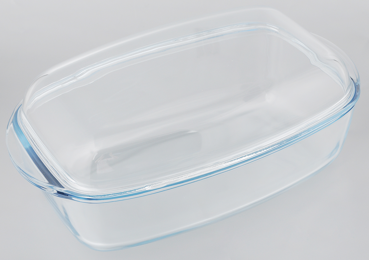Утятница Pyrex Essentials с крышкой, прямоугольная, 7 л466A000/W243 Утятница Pyrex Essentials с крышкой, прямоугольная, 7 л466A000/W243Утятница Pyrex Essentials выполнена из жаропрочного боросиликатного стекла. Изделие не вступает в реакцию с готовящейся пищей, а потому не выделяет никаких вредных веществ, не подвергается воздействию кислот и солей. Стеклянная посуда очень удобна для приготовления и подачи самых разнообразных блюд. Стекло выдерживает резкий перепад температур от -40° C до +300°C. Благодаря прозрачности стекла, за едой можно наблюдать при ее приготовлении, еду можно видеть при подаче, хранении. Используя эту форму, вы можете, как приготовить пищу, так и изящно подать ее к столу, не меняя посуды. Крышка выполнена из стекла и может быть использована также отдельно для приготовления и подачи различных блюд. Посуда подходит для использования в духовке, микроволновой печи и хранения пищи в холодильнике и морозильной камере. Можно мыть в посудомоечной машине. Внешний размер утятницы (с учетом ручек): 37,4 х 22 см. Внутренний размер утятницы: 32 х...