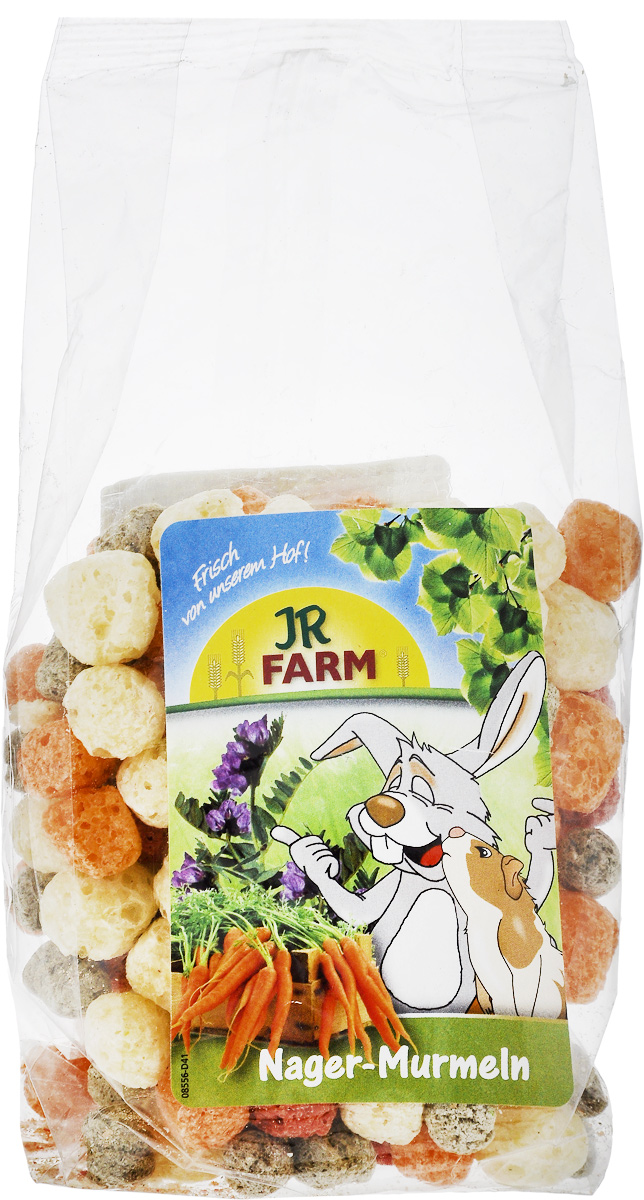 Лакомство для грызунов JR Farm Шарики из овощей и люцерны, 70 г37108 Лакомство для грызунов JR Farm Шарики из овощей и люцерны, 70 г37108Лакомство для грызунов JR Farm Шарики из овощей и люцерны - цветные, круглые и хрустящие шарики для грызунов. Оранжевые - морковь, красные - свекла, зеленые - люцерна, желтые - кукуруза. В зависимости от размера животного можно давать до 5 шариков в день в чистом виде или подмешивать в корм. Дополнительный корм для домашних кроликов, морских свинок, крыс, хомяков, мышей и шиншилл. Состав: кукуруза 95,6%, люцерна 2,5%, морковь 1,2%, свекла. Пищевая ценность: протеин 9,5%, жиры 3,2%, клетчатка 3,5%, зола 1,7%. Вес упаковки: 70 г.
