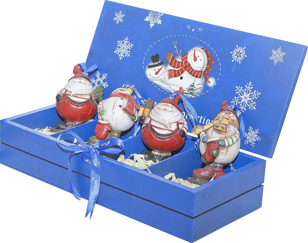 Набор новогодних подвесных украшений Mister Christmas, длина 8,5 см, 4 шт. LH-F2LH-F2-SET/4 Набор новогодних подвесных украшений Mister Christmas, длина 8,5 см, 4 шт. LH-F2LH-F2-SET/4Набор подвесных украшений Mister Christmas поможет стильно украсить новогоднюю елку. Изделия, выполненные из полистоуна в виде любимых нами Деда Мороза и снеговика, не оставят равнодушным никого, кто придет в ваш дом. Такие украшения не боятся падения, света или влаги и несмотря на размер достаточно легкие. Игрушки оснащены петелькой для подвешивания. Набор упакован в коробку из натуральной древесины, выкрашенную в насыщенный голубой цвет и украшенную рисунком. Такие украшения станут превосходным подарком к Новому году, а так же дополнят коллекцию оригинальных новогодних елочных игрушек.