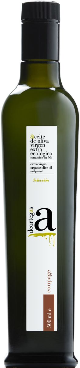 Deortegas Купаж масло оливковое Extra Virgin, 500 мл8436530680054 Deortegas Купаж масло оливковое Extra Virgin, 500 мл8436530680054Деортегас Купаж - нерафинированное оливковое масло первого холодного отжима (Extra Virgin Olive Oil) премиум класса кислотностью 0,1%, которая является лечебной по испанским законам. ЭКОЛОГИЧЕСКИЙ ФЕРМЕРСКИЙ ПРОДУКТ из оливок сорта Пикуаль и Корникабра раннего сбора урожая. Диетический продукт! Масло золотисто-зеленого цвета, имеет неповторимый и утонченный аромат зеленого томата, артишока, миндаля, яблока с нотками свежей травы. Удивительный сбалансированный вкус. Производится на семейной ферме Almazara Deortegas в регионе Мурсия в Испании, где оливковые рощи культивируют на высоте 600-800 метров над уровнем моря. Семейная пара - Рафа и Марсело уже более 15 лет занимаются выращиваем ЭКО и БИО продуктов.