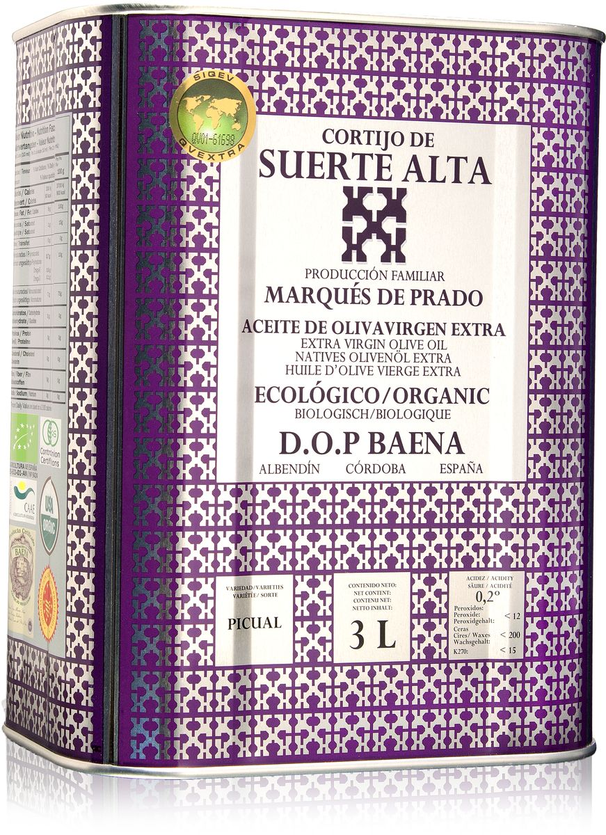Suerte Alta Пикуаль оливковое масло Extra Virgin, 3 л8437009165065 Suerte Alta Пикуаль оливковое масло Extra Virgin, 3 л8437009165065Суэртэ Альта Пикуаль - нерафинированное оливковое масло первого холодного отжима (Extra Virgin Olive Oil) Премиум класса Кислотностью 0,2%, которая является личебной по испанским законам. ЭКОЛОГИЧЕСКИЙ ФЕРМЕРСКИЙ ПРОДУКТ из оливок сорта Пикуаль раннего сбора урожая. Диетический продукт! ОРГАНИЧЕСКОЕ оливковое масло Extra Virgin CORTIJO DE SUERTE ALTA от семьи Мануэля Эредия Альскон, маркиза Прадо. Компания основана его дедом в 1924 году. С 1996 года компания официально занимается Органическим сельским хозяйством, о чем свидетельствует сертификат C.A.A.E.- Совета по органическому земледелию Андалусии, а также аналогичные сертификаты США, Японии и Европейского совета. Поместье находится недалеко от городка Баэна (провинция Кордоба) - официальной столицы оливкового масла Испании. Именно здесь ежегодно проходит праздник молодого оливкового масла