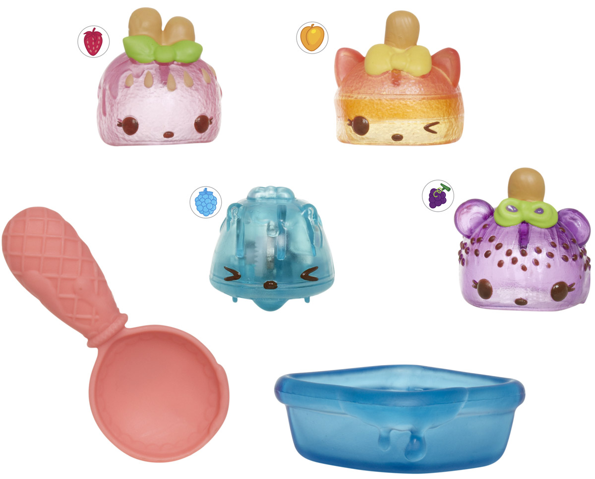 Num Noms Набор фигурок Фрукты замороженные 4 шт544449_фрукты замороженные Num Noms Набор фигурок Фрукты замороженные 4 шт544449_фрукты замороженныеНабор фигурок Num Noms Фрукты замороженные - это уникальная возможность создавать замечательные ароматные композиции из забавных игрушек, изображающих различные вкусности! Каждая фигурка имеет свой вкусный запах, а комбинируя сразу несколько Num Noms, можно получить уникальный и неповторимый микс! Одной из особенностей этих милых изделий является то, что основа способна передвигаться при нажатии на специальную кнопочку, а это лишь добавит веселья игровому процессу. Набор из четырех фигурок Num Noms также включает в себя интересные аксессуары, изображающие кухонные принадлежности. Они, вне всякого сомнения, тоже смогут привнести в процесс игры массу веселых моментов!