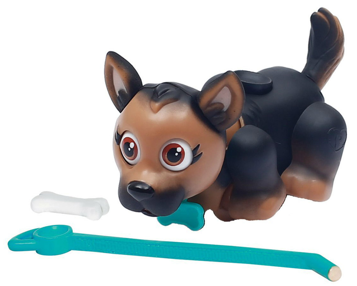 Pet Club Parade Фигурка Собачка породы немецкая овчаркаPTD00131_черно-коричневый Pet Club Parade Фигурка Собачка породы немецкая овчаркаPTD00131_черно-коричневыйФигурка Собачка породы немецкая овчарка привлечет внимание вашего малыша и подарит много часов, посвященных игре с ней. В комплекте: собачка, поводок, косточка. Собачка забавно двигает лапками и головой при ходьбе. При желании можно присоединить специальный поводок к ошейнику. На спинке расположен джойстик, с помощью которого можно управлять головой, хвостиком и глазами собачки. Щенок может взаимодействовать с аксессуарами. Например, благодаря встроенным магнитам, подбирать косточку или следовать ней. На ошейнике собачки есть бирка в виде косточки, на которой можно написать имя своего любимца!