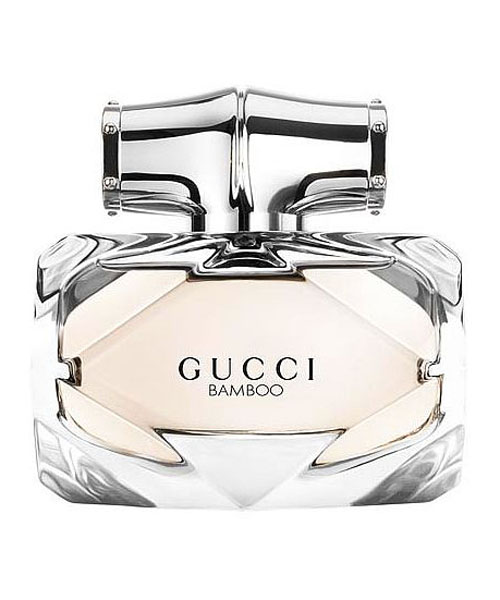 Gucci Bamboo Туалетная вода женская, 50 мл974561 Gucci Bamboo Туалетная вода женская, 50 мл974561Туалетная вода Gucci Bamboo является новым ароматом от всемирно известного Дома Моды и воплощает все прелести современной женщины. В парфюме 2015 года тонко обыграны древесные ноты бамбука, которые одновременно передают нежность, изысканность девушки, переплетаясь с уверенностью и амбициозностью. Яркие компоненты наделяют аромат особой свежестью, присущей поистине молодой телом и душой личности. Лилия и апельсиновый цвет будто напоминают о лете и юности, когда точно начинаешь жить. Бодрящий бергамот дарит заряд энергии, освобождая наружу все тайные желания и мечты. Оригинальный флакон также акцентирует на особенности этого парфюма: нежный розовый оттенок и точные линии передают всю многогранность леди 21 века, уверенной в себе и целеустремленной. Парфюм от Gucci Bamboo Gucci – выбор настоящих женщин, знающих цену времени и молодости. Для любителей пробовать новое и экспериментировать эта туалетная вода станет абсолютным открытием!