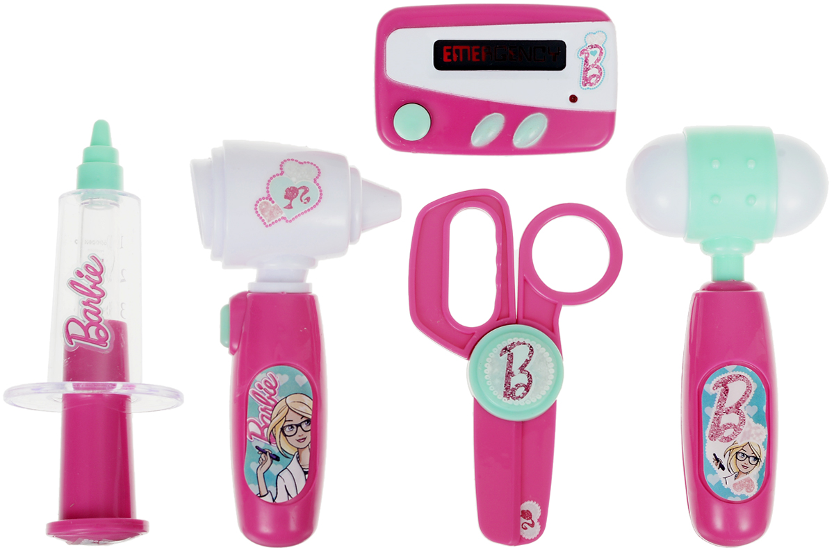 Corpa Игровой набор Юный доктор Barbie 5 предметовD122A Corpa Игровой набор Юный доктор Barbie 5 предметовD122AИгровой набор Corpa Юный доктор Barbie - это замечательный подарок для вашей девочки, которая сможет почувствовать себя настоящим врачом. В набор входит: молоточек, ножницы, шприц, отоскоп - прибор для исследования ушей и пейджер. С таким набором ваша малышка сможет примерить на себя сложнейшую, но очень интересную профессию доктора и даже стать настоящим специалистом в области здравоохранения, оказывая медицинскую помощь любимым игрушкам. Все инструменты исключительно безопасны, выполнены из прочных материалов и оснащены звуковыми и световыми эффектами. Для работы отоскопа необходимо 2 батарейки типа AG10 (входят в комплект). Для работы пейджера необходимы 2 батарейки типа AG13 (входят в комплект).