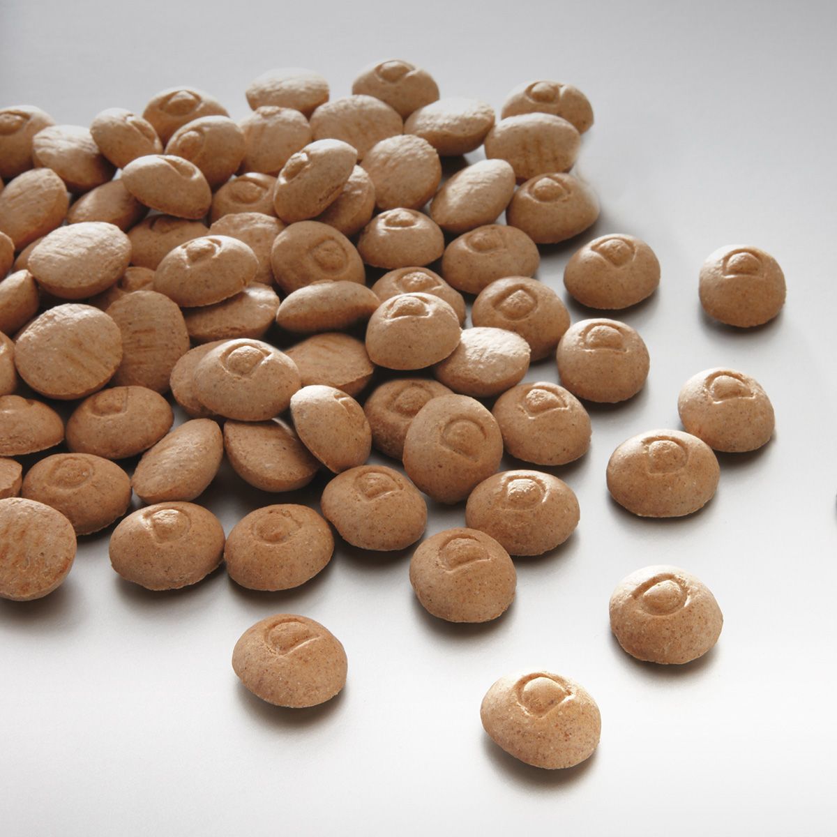 Лакомство для собак Meradog Lamm & Rice Drops, хрустящие капельки, 10 кг44310 Лакомство для собак Meradog Lamm & Rice Drops, хрустящие капельки, 10 кг44310Печенье (лакомства) для собак. Как вознаграждение, а также дополнение к основному рациону собак