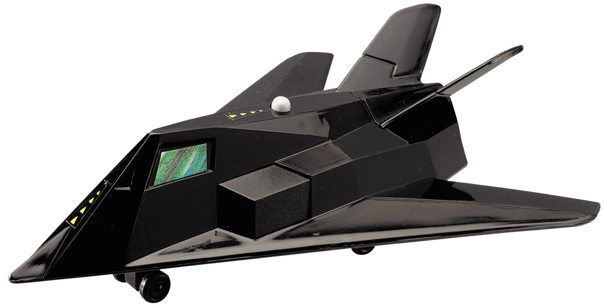 Dickie Toys Истребитель Air Machine3342007_черный Dickie Toys Истребитель Air Machine3342007_черныйИстребитель Air Machine бренда Dickie Toys - настоящая находка для любителей игр с боевой техникой. Мальчики всегда обожали играть в военную артиллерию, используя в игре всевозможные лодки, вертолеты и автомобили. Игрушка оснащена звуковыми эффектами, имитирующими полет настоящего истребителя. Качество исполнения игрушки позволит прослужить ей достаточно долго. Порадуйте своего ребенка таким замечательным подарком. Рекомендуется докупить 2 батарейки типа LR41 (товар комплектуется демонстрационными).