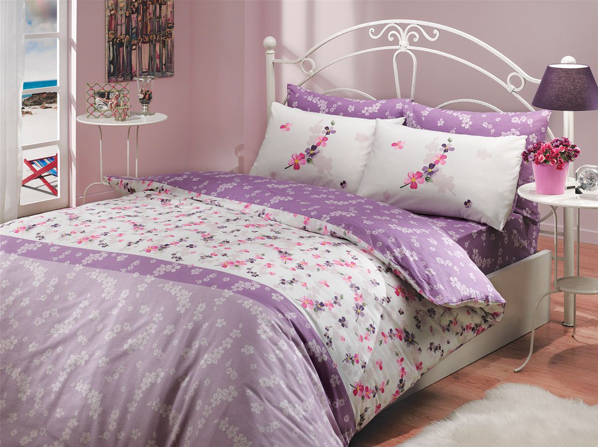 Комплект белья Hobby Home Collection Ilya, 1,5-спальный, наволочки 50x70, 70x70, цвет: лиловый1501000238 Комплект белья Hobby Home Collection Ilya, 1,5-спальный, наволочки 50x70, 70x70, цвет: лиловый1501000238Комплект белья Hobby Home Collection состоит из простыни, пододеяльника и 2 наволочек. Белье выполнено из ранфорса - это ткань из 100% натурального хлопка, которая легко стирается, практичнее льна, подстраивается под температуру воздуха - зимой на таком белье тепло, летом - прохладно. Мягкость и нежность материала создает чувство комфорта и защищенности. У хлопка хорошая проводимость тепла, поэтому постельное белье из него может надолго оставаться свежим. Постельное белье с оригинальными дизайнами станет отличным выбором для людей, стремящихся всегда быть стильными.