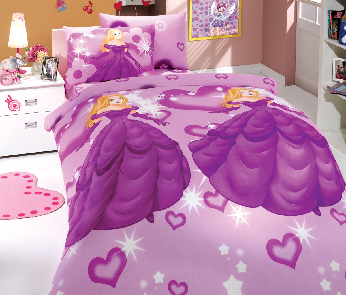 Комплект белья Hobby Home Collection Prenses, 1,5-спальный, наволочки 50x70, 70x70, цвет: лиловый1501000268 Комплект белья Hobby Home Collection Prenses, 1,5-спальный, наволочки 50x70, 70x70, цвет: лиловый1501000268Комплект постельного белья Hobby Home Collection изготовлен из высококачественного ранфорса (100% натурального хлопка). Ранфорс по своим техническим и тактильным свойствам значительно лучше бязи, практичнее льна и служит более недорогой альтернативой сатину. Ткань подстраивается под температуру воздуха: зимой на таком белье тепло, а летом прохладно. Белье легко стирается, обладает высокой гигроскопичностью и воздухопроницаемостью. Оно является достаточно прочным и стойким к деформациям, поэтому способно выдержать многочисленные циклы стирки. При этом на протяжении всего срока службы белье сохраняет мягкость и легкость. Стильный продукт с оригинальными дизайнами станет отличным выбором для людей, стремящихся всегда быть в центре внимания.