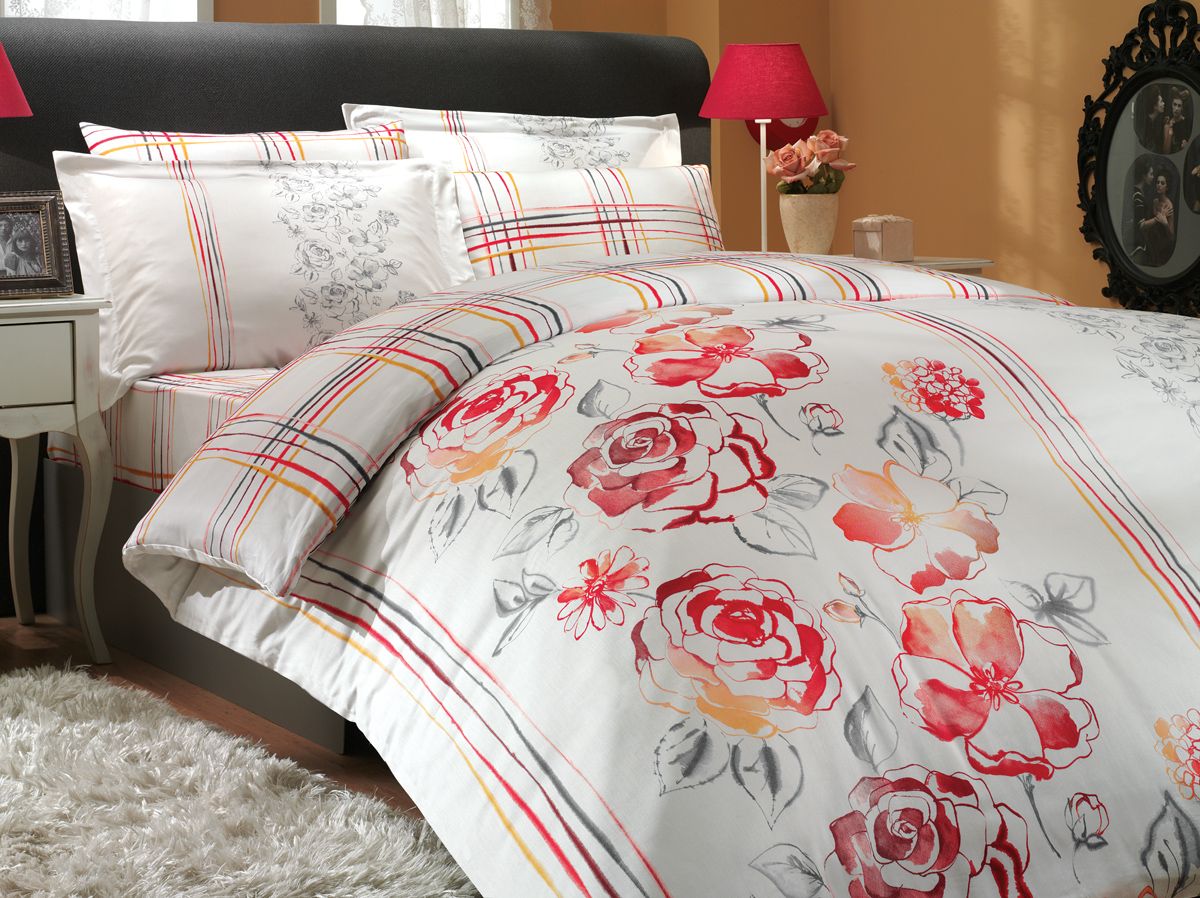 Комплект белья Hobby Home Collection Arabella, евро, наволочки 50x70, 70x70, цвет: красный1501000296 Комплект белья Hobby Home Collection Arabella, евро, наволочки 50x70, 70x70, цвет: красный1501000296Комплект белья Hobby Home Collection состоит из простыни, пододеяльника и 4 наволочек. Белье выполнено из сатина. Это блестящая и плотная ткань из 100% натурального хлопка высокого качества, изготовленная путем сложного переплетения нескольких видов нитей. Сатиновое переплетение придает тканям повышенное сопротивление к истиранию. Красивый, изысканный внешний вид, мягкость и нежность ткани позволяет сравнивать сатин с шелком. А по прочности и долговечности сатину вообще нет равных, белье из этой благородной ткани выдерживает более 200 стирок, сохраняя при этом безупречный внешний вид. Помимо своих внешних качеств, ткань отличается хорошей способностью пропускать воздух и прекрасно впитывать влагу, благодаря чему оно подойдет людям, которые не переносят синтетическую ткань и прочие материалы, смешанные с синтетикой. Белье практически не мнется и легко стирается.