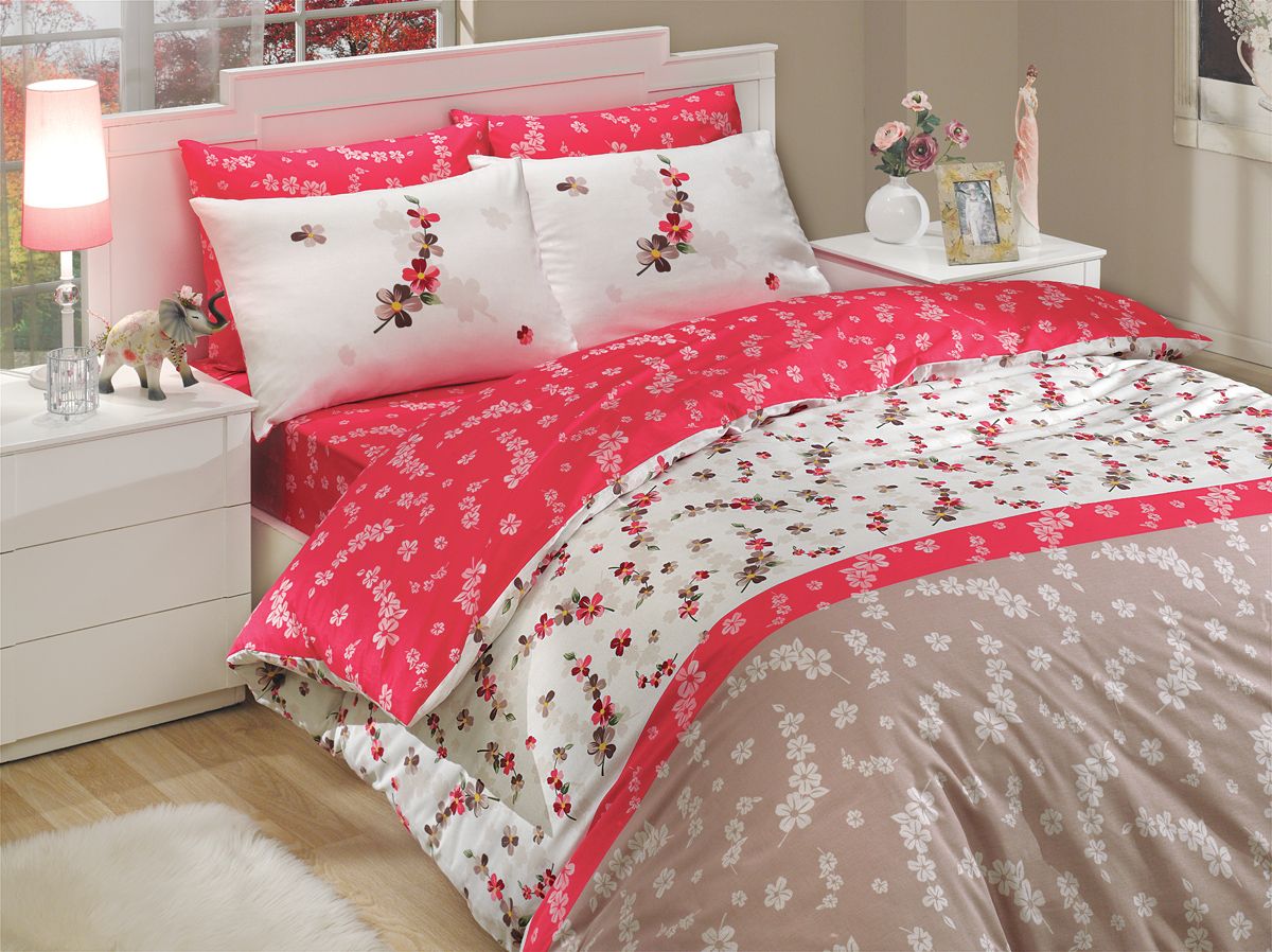 Комплект белья Hobby Home Collection Ilya, 2-спальный, наволочки 70x70, цвет: коричневый1501000656 Комплект белья Hobby Home Collection Ilya, 2-спальный, наволочки 70x70, цвет: коричневый1501000656Комплект белья Hobby Home Collection состоит из простыни, пододеяльника и 4 наволочек. Белье выполнено из ранфорса - это ткань из 100% натурального хлопка, которая легко стирается, практичнее льна, подстраивается под температуру воздуха - зимой на таком белье тепло, летом - прохладно. Мягкость и нежность материала создает чувство комфорта и защищенности. У хлопка хорошая проводимость тепла, поэтому постельное белье из него может надолго оставаться свежим. Постельное белье с оригинальными дизайнами станет отличным выбором для людей, стремящихся всегда быть стильными.