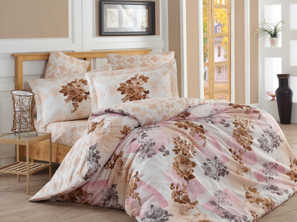 Комплект белья Hobby Home Collection Elvira, евро, наволочки 50x70, 70x70, цвет: светло-розовый1501001115 Комплект белья Hobby Home Collection Elvira, евро, наволочки 50x70, 70x70, цвет: светло-розовый1501001115Комплект белья Hobby Home Collection состоит из простыни, пододеяльника и 4 наволочек. Белье выполнено из поплина - это ткань из 100% натурального хлопка. По легенде этот материал впервые произвели во французской резиденции Папы Римского, городе Авиньон. За это ткань назвали поплином, что означает папский. По своим характеристикам она напоминает бязь, однако, на ощупь гораздо более мягкая и гладкая. Прекрасные потребительские качества обеспечили поплину популярность у розничного покупателя: ткань не выцветает и не мнется, ее можно не гладить вообще; не линяет и не деформируется при стирке до сорока градусов; на сто процентов состоит из натуральных хлопковых волокон.