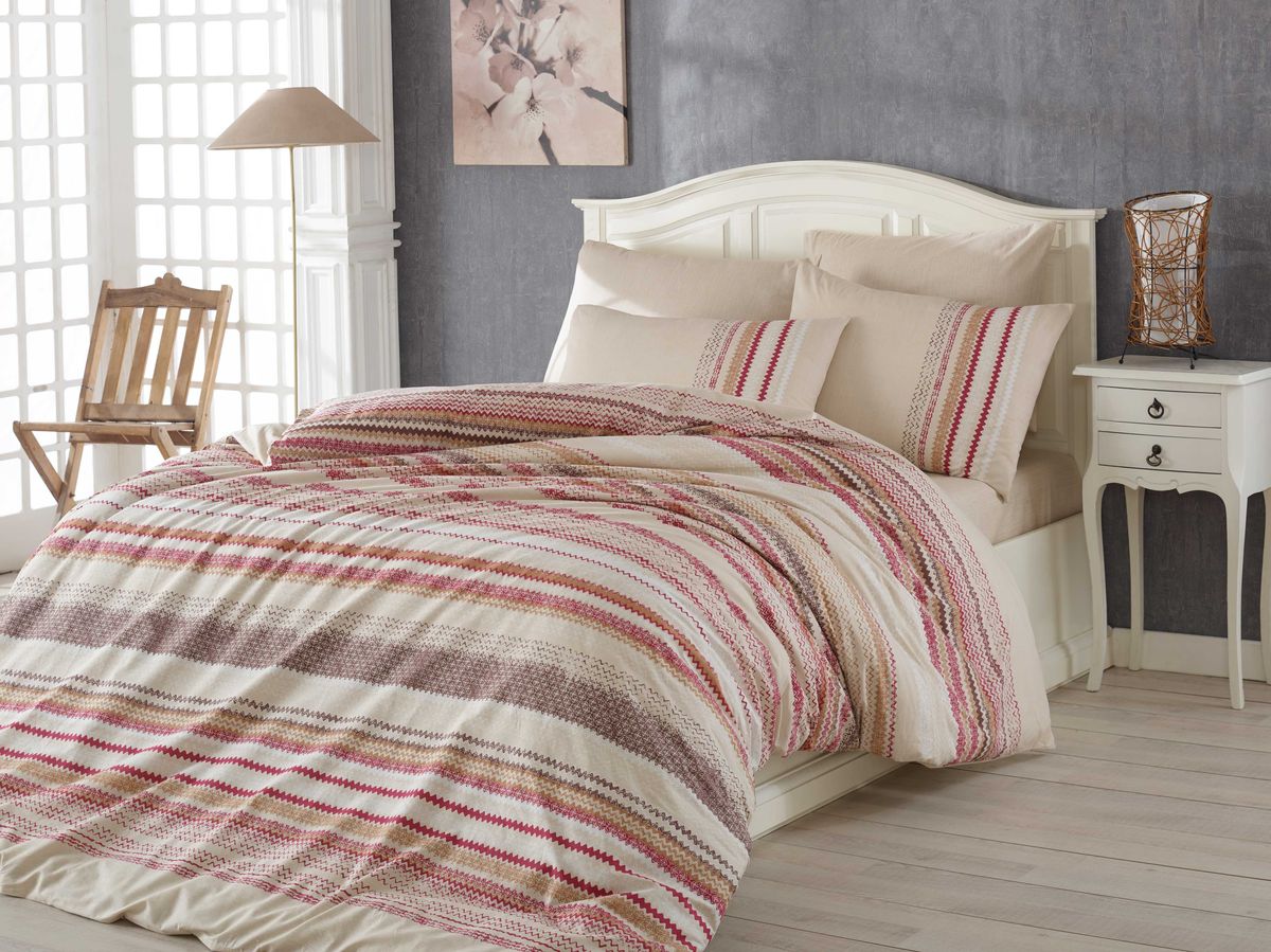 Комплект белья Hobby Home Collection Milena, евро, наволочки 50x70, 70x70, цвет: бежевый1501001134 Комплект белья Hobby Home Collection Milena, евро, наволочки 50x70, 70x70, цвет: бежевый1501001134Комплект постельного белья Hobby Home Collection изготовлен из высококачественного ранфорса (100% натурального хлопка). Ранфорс по своим техническим и тактильным свойствам значительно лучше бязи, практичнее льна и служит более недорогой альтернативой сатину. Ткань подстраивается под температуру воздуха: зимой на таком белье тепло, а летом прохладно. Белье легко стирается, обладает высокой гигроскопичностью и воздухопроницаемостью. Оно является достаточно прочным и стойким к деформациям, поэтому способно выдержать многочисленные циклы стирки. При этом на протяжении всего срока службы белье сохраняет мягкость и легкость. Стильный продукт с оригинальными дизайнами станет отличным выбором для людей, стремящихся всегда быть в центре внимания.