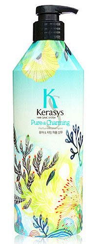 Kerasys Шампунь для волос Perfumed. Шарм, 600 мл992722 Kerasys Шампунь для волос Perfumed. Шарм, 600 мл992722Специально разработанная формула для сухих и ломких волос, мгновенно увлажняет и восстанавливает структуру волос по всей длине. Волосы обретают жизненную силу, блеск и шелковистость. Содержит пантенол (провитамин В5), экстракты белой лилии и гардении. Аромат: чистый и свежий, словно прохлада раннего весеннего утра. Придаст Вам невероятный шарм и неповторимое очарование. Парфюмерная композиция: Начальная нота: бергамот, мандарин, зеленый мандарин. Средняя нота: ландыш, цветы персика, розовая роза. Нижняя нота: кедр, мускус, кардамон. Характеристики: Объем: 600 мл. Артикул: 992722. Производитель: Корея. Товар сертифицирован.