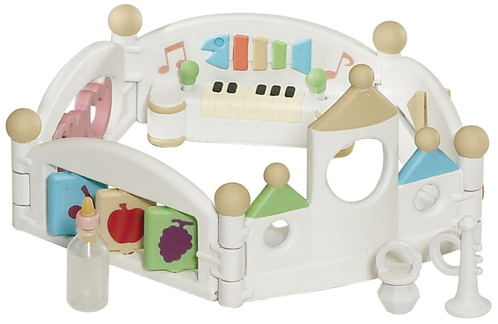 Sylvanian Families Игровой набор Манеж2948 Sylvanian Families Игровой набор Манеж2948Игровой набор Манеж привлечет внимание вашей малышки и станет отличным подарком для поклонников жителей чудесной страны Sylvanian Families. Набор содержит пятиугольный маленький манежик с игровыми элементами и дополнительные аксессуары. Sylvanian Families - это целый мир маленьких жителей, объединенных общей легендой. Жители страны Sylvanian Families - это кролики, белки, медведи, лисы и многие другие. У каждого из них есть дом, в котором есть все необходимое для счастливой жизни. В городе, где живут герои, есть школа, больница, рынок, пекарня, детский сад и множество других полезных объектов. Жители этой страны живут семьями, в каждой из которой есть дети. В домах Sylvanian Families царит уют и гармония. Домашние животные радуют хозяев. Здесь продумана каждая мелочь, от одежды до мебели и аксессуаров. Характеристики: Размер манежа: 9 см х 9,5 см х 4,5 см. Размер упаковки: 7,5 см х 5 см х 9,5 см. Изготовитель: Китай.