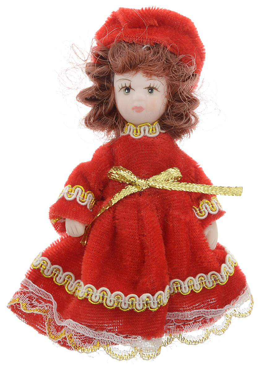 Фигурка декоративная Lovemark Кукла, цвет: красный, золотистый, высота 10 см24719_красный Фигурка декоративная Lovemark Кукла, цвет: красный, золотистый, высота 10 см24719_красныйФигурка декоративная Lovemark Кукла изготовлена из керамики в виде куклы с кудрявыми каштановыми волосами, большими глазами и ресницами. Куколка одета в длинное бархатное платье, декорированное золотистой тесьмой и бантиком, и шапочку. Вы можете поставить фигурку в любое место, где она будет красиво смотреться и радовать глаз. Кроме того, она станет отличным сувениром для друзей и близких. А прикрепив к ней петельку, такую куколку можно подвесить на елку.