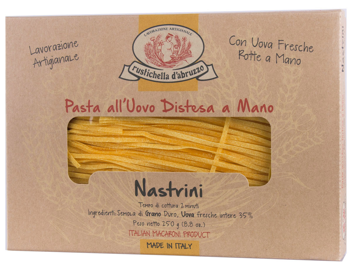 Rustichella паста Настрини, 250 г88181 Rustichella паста Настрини, 250 г88181Паста Rustichella Настрини - это традиционная итальянская яичная паста, приготовленная в виде тонкой плоской лапши. Рекомендуется подавать ее с классическими овощными и нежными сливочными соусами (например, с морепродуктами). Rustichella - итальянская фирма, специализирующаяся на производстве макаронных изделий из твердых сортов пшеницы. Для изготовления макарон используется отборная пшеничная мука, замешанная с чистой горной водой, что придает макаронным изделиям уникальную консистенцию и вкус, который не сравнится ни с чем.