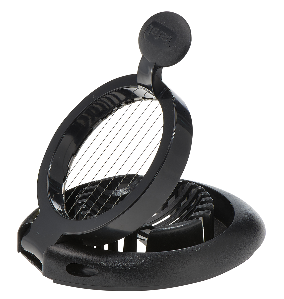 Яйцерезка Tefal Ingenio, с набором дисковK2073514 Яйцерезка Tefal Ingenio, с набором дисковK2073514Яйцерезка Tefal Ingenio - это очень удобный кухонный инструмент, который облегчит нарезку яиц. Для нарезки рекомендуется поместить яйцо вертикально ровно по центру решетки для нарезания. Изделие выполнено из качественного пищевого пластика и стальной проволоки. В комплект входят 3 диска для нарезки на половинки, дольки и полоски. Диски удобно складываются стопками.