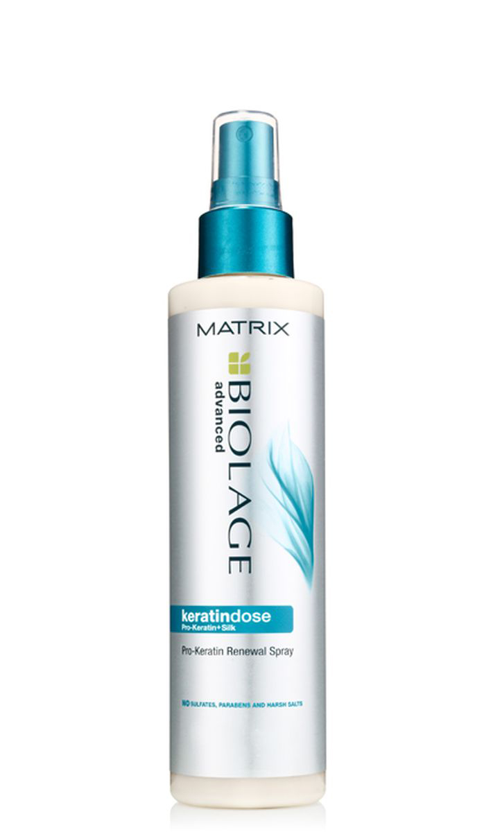Matrix Biolage Keratindose несмываемый восстанавливающий спрей, 200 млP0676303 Matrix Biolage Keratindose несмываемый восстанавливающий спрей, 200 млP0676303После окрашивания, обесцвечивания, химической завивки или выпрямления волосы зачастую становятся жёсткими, непослушными и тусклыми. Несмываемый восстанавливающий спрей Biolage KERATINDOSE™ (Кератиндоз) с комплексом Pro-Keratin (Про-кератин) и экстрактом шелка обеспечивает точечное укрепление сильно повреждённых волос. Гамма Biolage KERATINDOSE™ глубоко питает и увлажняет волосы, делая их шелковистыми и послушными. На 90%* больше восстановления после первого использования. -Мгновенно придаёт волосам шелковистость и сияние, защищает волосы -Облегчает контроль над непослушными волосами -Формула без парабенов и сульфатов. *При использовании системы из Кератиндоз шампуня, кондиционера и несмываемого восстанавливающего спрея по сравнению с шампунем без кондиционирующих свойств.