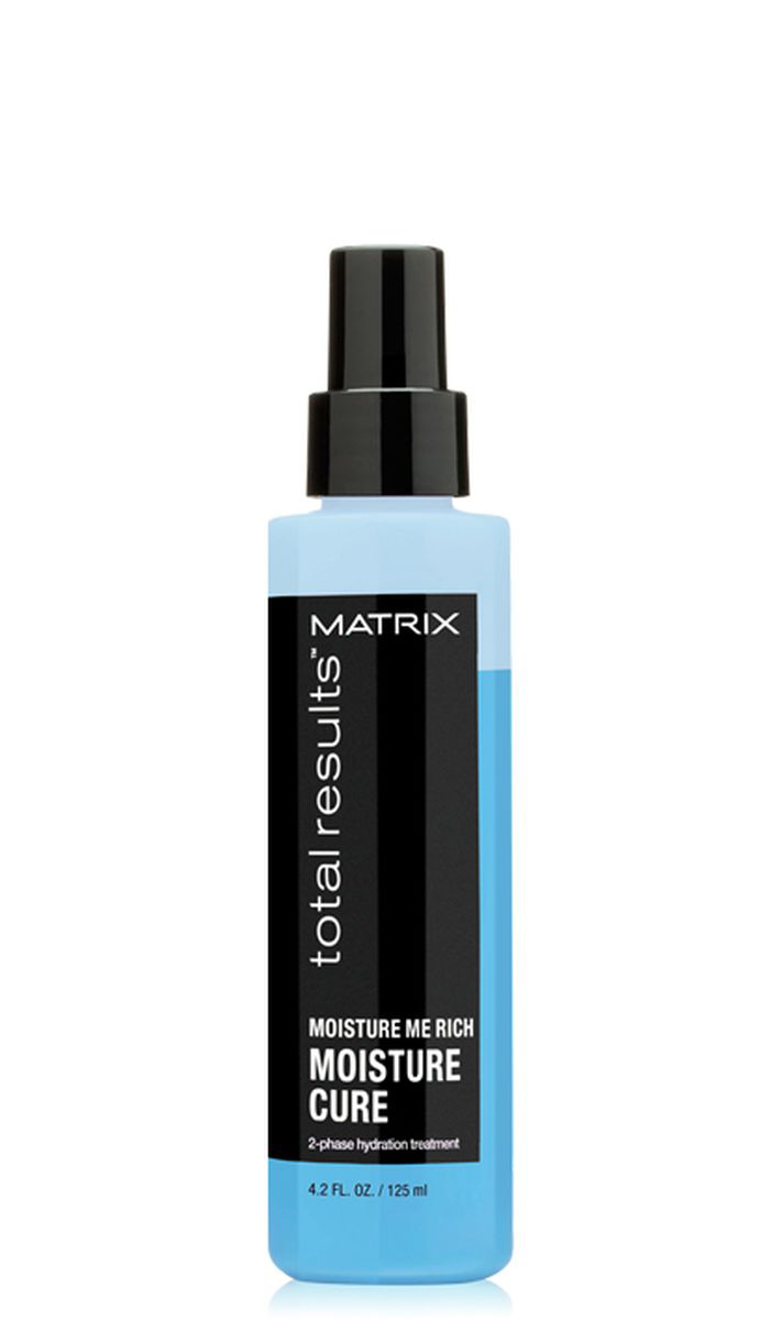 Matrix Total Results Moisture Me Rich Moisture Cure Двухфазный несмываемый спрей, 150 млE1577300 Matrix Total Results Moisture Me Rich Moisture Cure Двухфазный несмываемый спрей, 150 млE1577300Увлажняющий спрей Moisture Me Rich Moisture Cure (Мойсчер Ми Рич Мойсчер Кюр) воздействует на внутреннюю и внешнюю структуру волоса для долговременного увлажнения и питания. Легкая формула c низким уровнем pH разглаживает кутикулу волоса, придает волосам мягкость и блеск, облегчает расчёсывание.