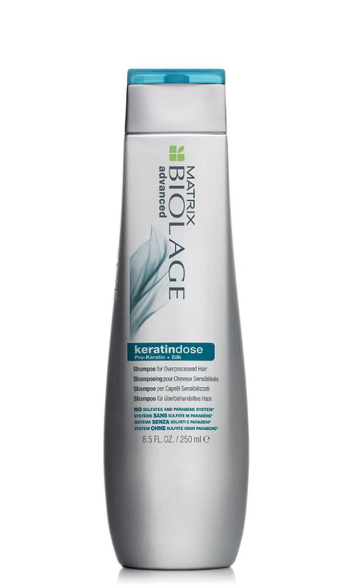 Matrix Biolage Keratindose Шампунь 250млE0957200 Matrix Biolage Keratindose Шампунь 250млE0957200После окрашивания, обесцвечивания, химической завивки или выпрямления волосы зачастую становятся жёсткими и безжизненными. Шампунь Biolage KERATINDOSE™ (Кератиндоз) с комплексом Pro-Keratin (Про-кератин) и экстрактом шелка обеспечивает точечное укрепление сильно повреждённых волос. Гамма Biolage KERATINDOSE™ глубоко питает и увлажняет волосы, делая их шелковистыми и послушными. На 90%* больше восстановления после первого использования. -Бережно очищает волосы, сохраняя целостность волосяных волокон -Обеспечивает точечное укрепление волос, восстанавливает естественный гидробаланс и эластичность -Волосы выглядят блестящими и здоровыми -Формула без парабенов, сульфатов, солей тяжёлых металлов. *При использовании системы из Кератиндоз шампуня, кондиционера и несмываемого восстанавливающего спрея по сравнению с шампунем без кондиционирующих свойств.