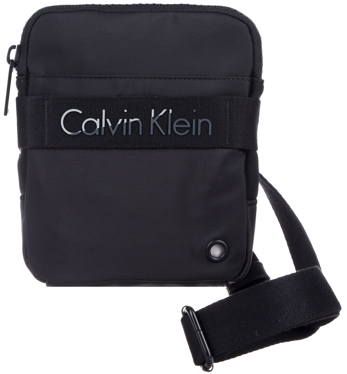 Сумка мужская Calvin Klein Jeans, цвет: черный. K50K502277_0010K50K502277_0010 Сумка мужская Calvin Klein Jeans, цвет: черный. K50K502277_0010K50K502277_0010Стильная мужская сумка Calvin Klein Jeans выполнена из полиуретана, полиамида и полиэстера. Изделие имеет одно отделение, которое закрывается на застежку-молнию. Задняя часть сумки дополнена мягкой сетчатой вставкой, которая обеспечивает комфорт при носке. Сумка оснащена текстильным плечевым ремнем, который регулируется по длине. Стильная сумка идеально подчеркнет ваш неповторимый стиль.