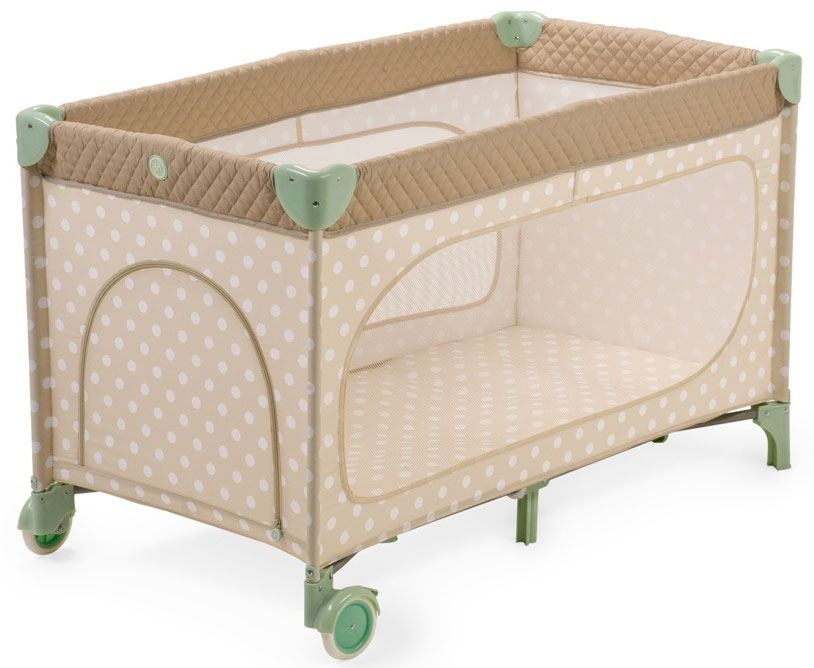 Happy Baby Кровать-манеж Martin Beige4690624016806 Happy Baby Кровать-манеж Martin Beige4690624016806Элегантный манеж Happy Baby Martin, легко превращающийся в комфортабельную кроватку. Выполнен из современных, легких материалов. Ткань приятна на ощупь и удобна в эксплуатации. Большие окна обеспечивают вентиляцию, прекрасное освещение и позволяют хорошо видеть малыша, когда он спит или играет. Колесики делают удобным перемещение манежа-кроватки по дому. Все углы и опасные для ребенка поверхности защищены специальными атравматичными накладками. В комплектацию входит съемный жесткий матрасик, дополнительный второй уровень, а для активных малышей предусмотрен лаз. Каркас: периодически очищайте пластиковые части влажной тканью. Не пользуйтесь растворителями и схожими веществами. Тканые материалы: протирайте влажной губкой с мыльным раствором, не пользуйтесь моющими средствами. Не выкручивайте, не отбеливайте, не сушите в стиральной машине, не гладьте.