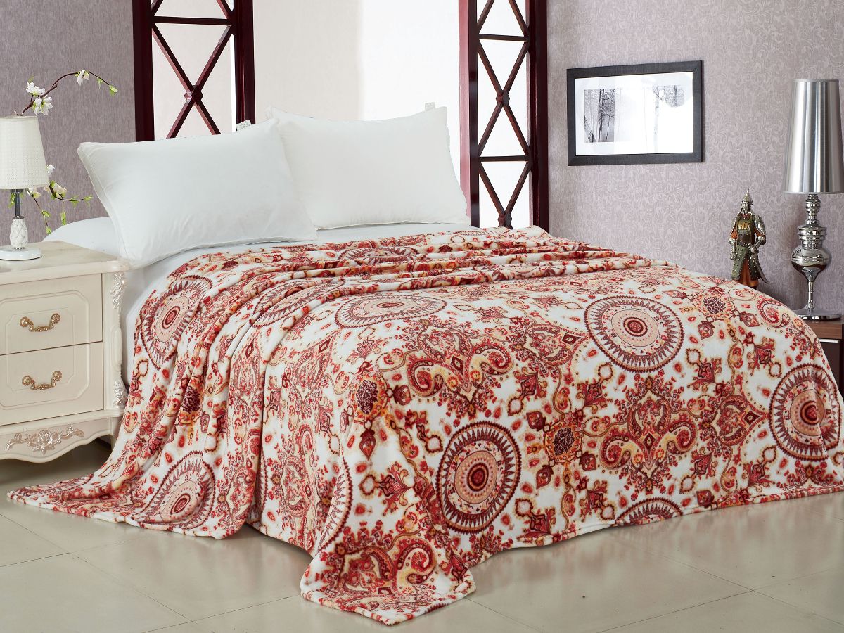Плед Cleo Фатима, 150 х 200 см150/056-pf Плед Cleo Фатима, 150 х 200 см150/056-pfКоллекция пледов Cleo – модное решение вашего интерьера! Пледы сделаны из инновационного материала – микрофибры. Микрофибра (микроволокно) - прорыв в синтетической промышленности. Это очень тонкие волокна, тоньше человеческого волоса. Благодаря свой структуре, микрофибра имеет ряд преимуществ: - отличные впитывающие свойства и способность пропускать воздух, под пледами будет комфортно и зимой и летом; - при дальнейшем уходе краски не выцветают и не линяют; - пледами можно укрываться и не бояться, что на вашей одежде останутся следы ворса; - пледы прослужат невероятно долго. Коллекция пледов Cleo – для самого требовательного покупателя, разнообразие стилей и нежность и комфорт вашей семьи в любое время года!