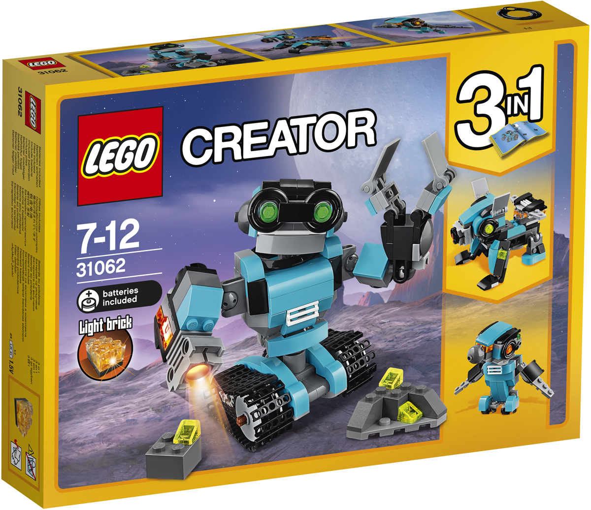 LEGO Creator Конструктор Робот-исследователь 3106231062 LEGO Creator Конструктор Робот-исследователь 3106231062Знакомься с дружелюбным Роботом-исследователем. У него большая голова и большие зелёные глаза. Робот выполнен в красивой светло-голубой, чёрной и серой гамме. Ты можешь менять положение его рук, поворачивать голову и тело, и передвигать его при помощи колёс. В его правой руке установлен специальный прожектор, а второй рукой он может хватать и переносить предметы! Модель трансформируется в Собаку-робота со светящимся реактивным ранцем или Птицу-робота со светящимися глазами!