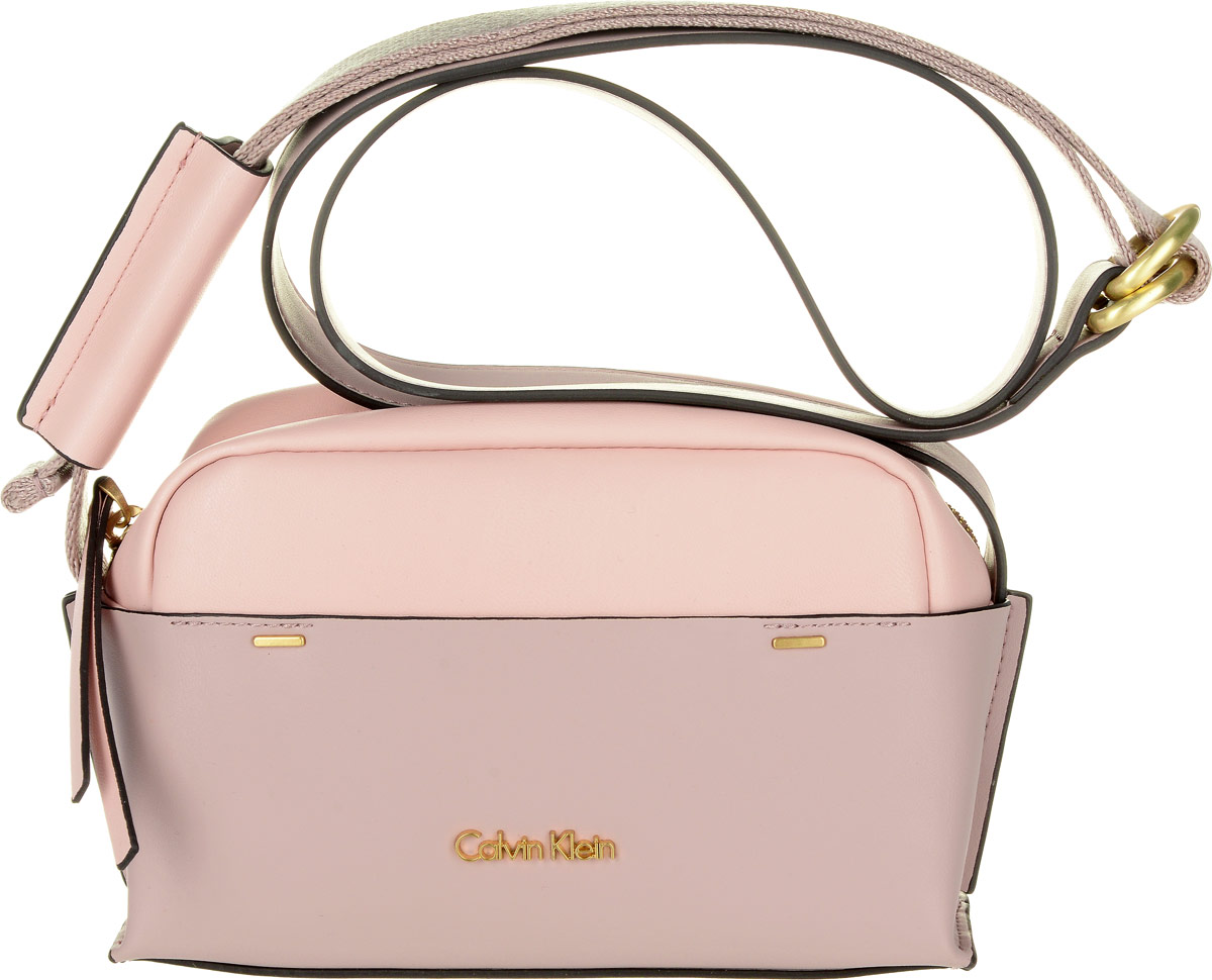 Сумка женская Calvin Klein Jeans, цвет: бледно-розовый. K60K602424_9080K60K602424_9080 Сумка женская Calvin Klein Jeans, цвет: бледно-розовый. K60K602424_9080K60K602424_9080Стильная женская сумка Calvin Klein Jeans выполнена из полиуретана и текстиля. Изделие имеет одно основное отделение, которое закрывается на застежку- молнию. Внутри находится один накладной открытый карман. На лицевой стороне модель дополнена накладным карманом. Модель оснащена плечевым регулируемым ремнем.
