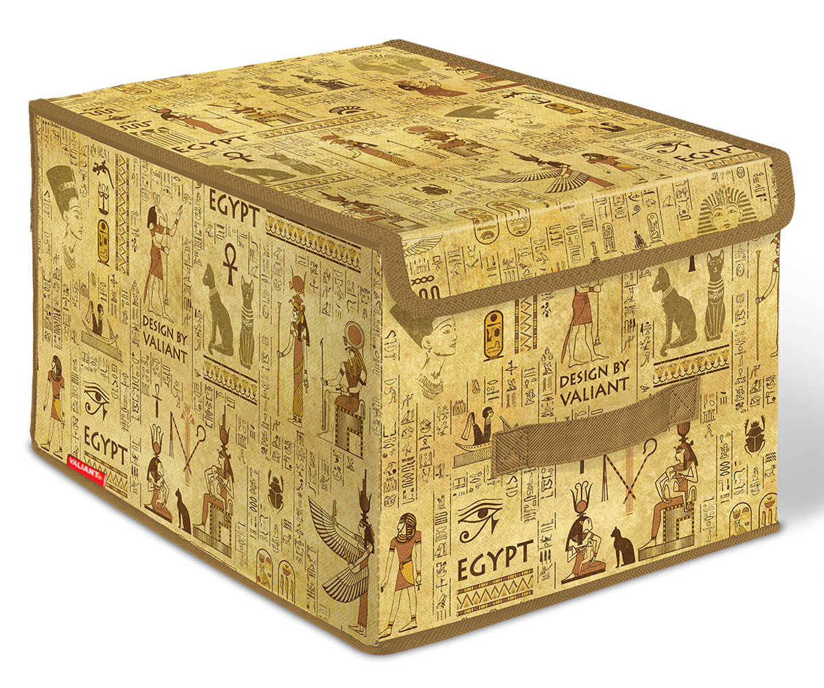 Короб стеллажный Valiant Egypt, с крышкой, 30 х 40 х 25 смEG-BOX-LM Короб стеллажный Valiant Egypt, с крышкой, 30 х 40 х 25 смEG-BOX-LMПривнести в интерьер гардероба частичку загадочного Египта теперь возможно с новой системой хранения Egypt Collection. Многофункциональность системы хранения Egypt Collection обеспечивает надежное и бережное хранение вещей. В коллекции удобные чехлы для одежды, короба стеллажные, кофры и органайзеры для хранения вещей. Все модели Egypt Collection удобны в использовании и обеспечивают бережное хранение вещей. Система хранения Egypt Collection от VALIANT представлена в фирменной упаковке, выполненной в едином стиле. СТИЛЬНАЯ ИНФОРМАТИВНАЯ УПАКОВКА С ИНТЕРЬЕРНОЙ ВИЗУАЛИЗАЦИЕЙ СИСТЕМЫ ХРАНЕНИЯ Egypt COLLECTION ЭФФЕКТНО ВЫДЕЛЯЕТСЯ СРЕДИ АНАЛОГОВ FACE BACK Оригинальная прозрачная упаковка с крючком позволяет: — организовать коллекционную выкладку товара в магазине — продемонстрировать все достоинства товара покупателю. Покупатель может собрать собственную систему хранения в едином стиле.